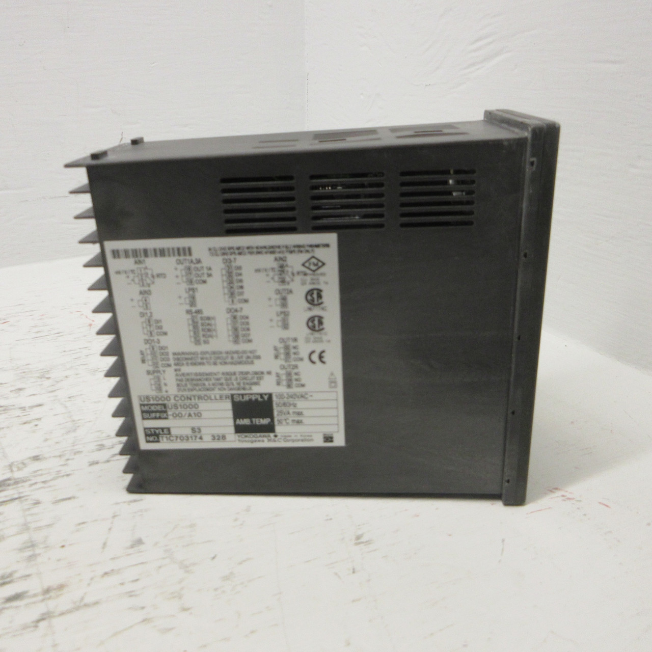 Yokogawa US1000-00/A10 Temperature Controller (Style S3) 100-240VAC US1000 25VA (AH0922-53)