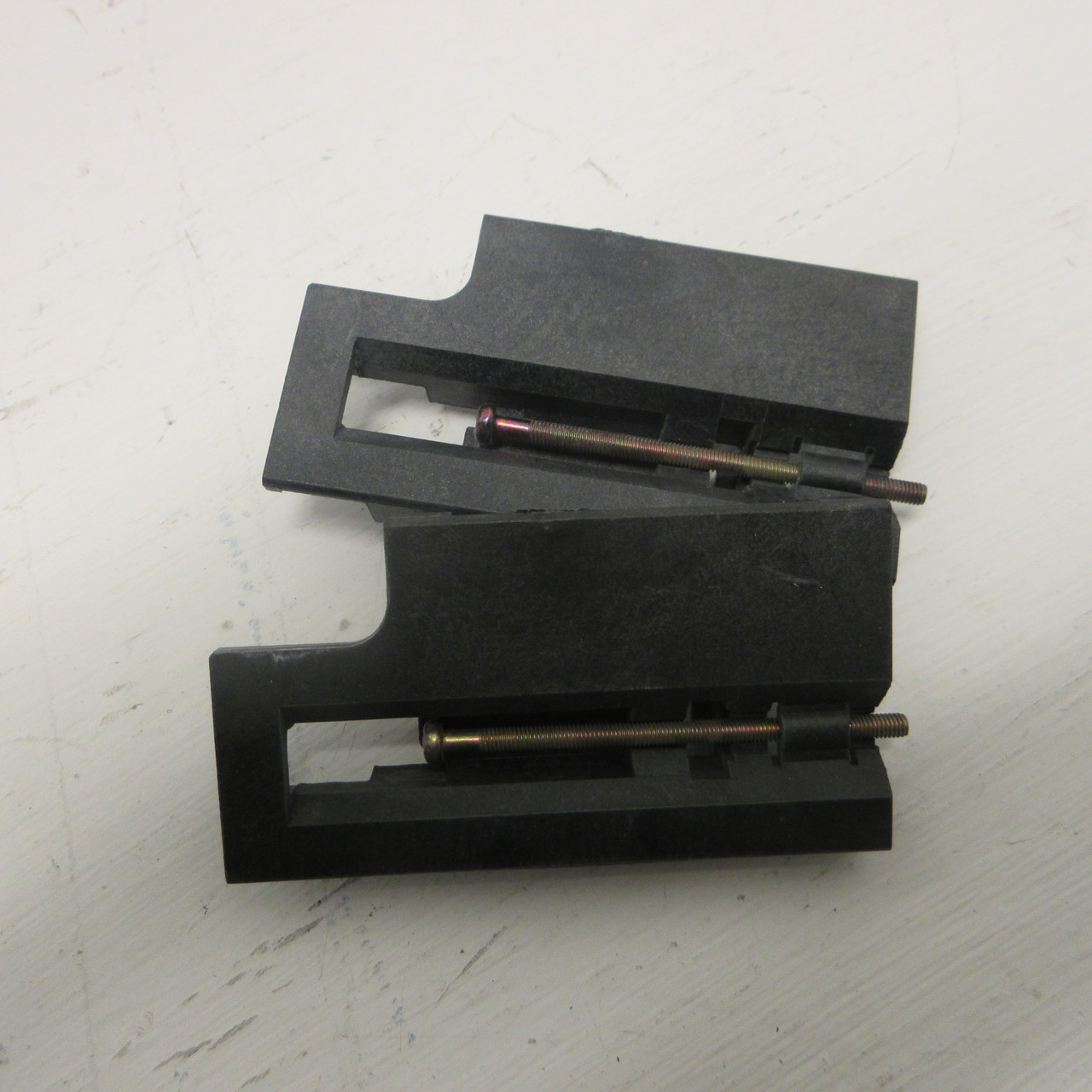 Yokogawa US1000-00/A10 Temperature Controller (Style S3) 100-240VAC US1000 25VA (AH0922-53)