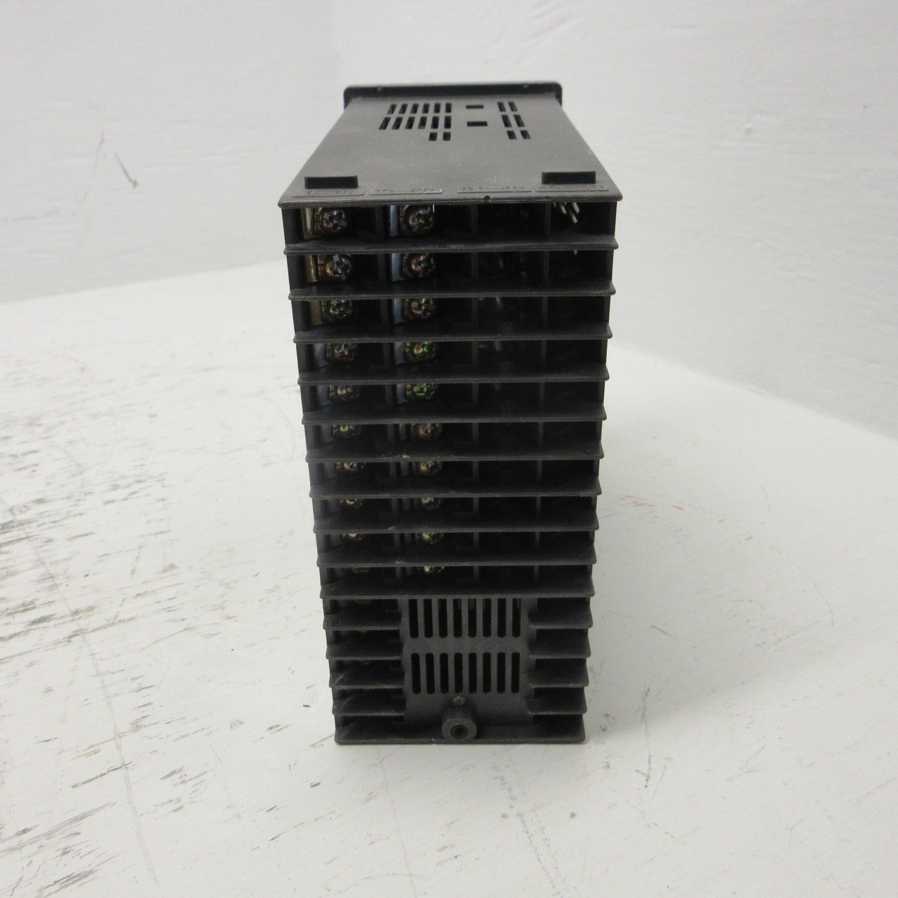 Yokogawa US1000-00/A10 Temperature Controller (Style S4) 100-240VAC US1000 25VA (AH0923-10)