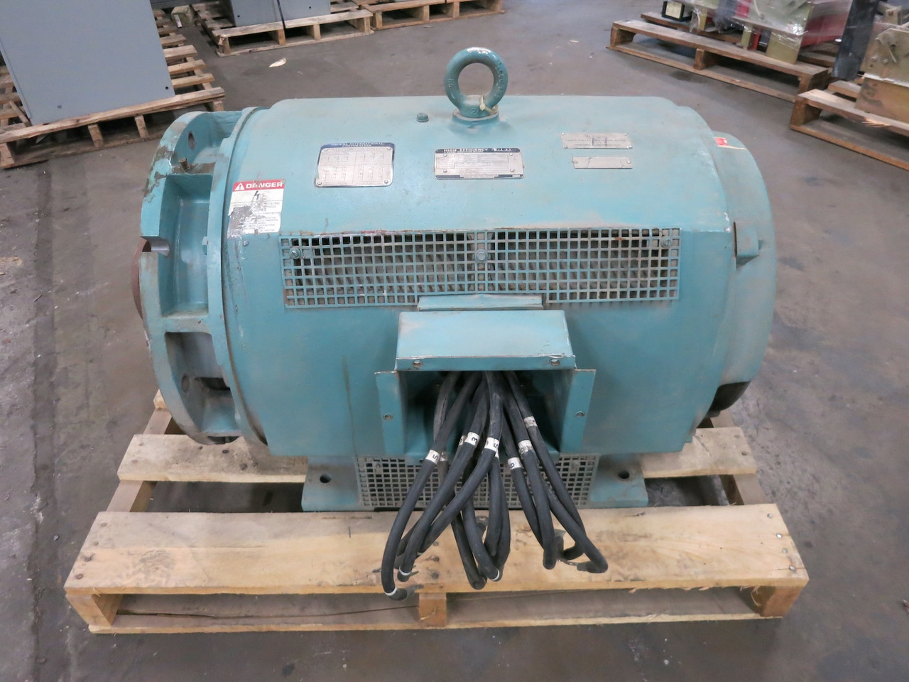 Toshiba 386 HP 460V AC Chiller Compressor Motor 3600 RPM TIKK DCKL1 447TDZ DP (DW7860-1)