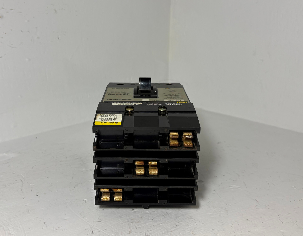 Square D I-Line Q232125 125A Circuit Breaker 240 VAC 3 Pole Type Q2 125 Amp 3P (EM5769-3)