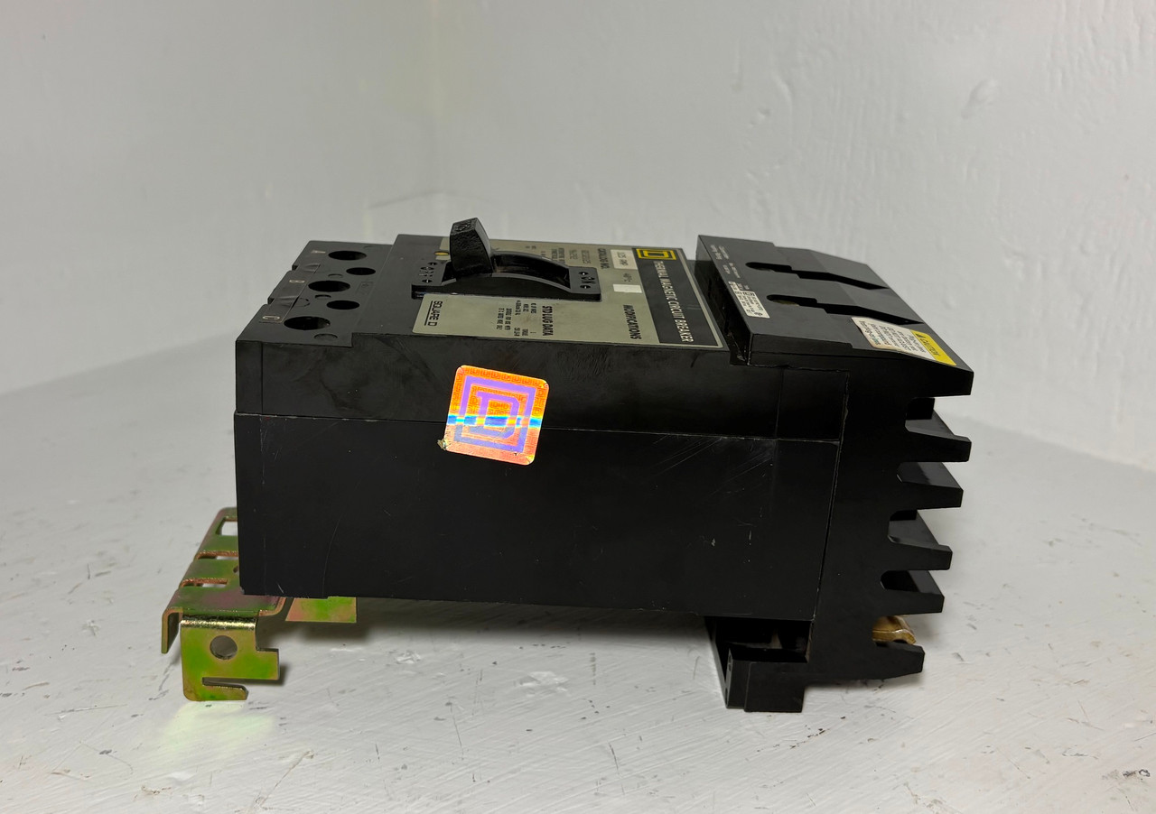 Square D I-Line Q232125 125A Circuit Breaker 240 VAC 3 Pole Type Q2 125 Amp 3P (EM5769-4)