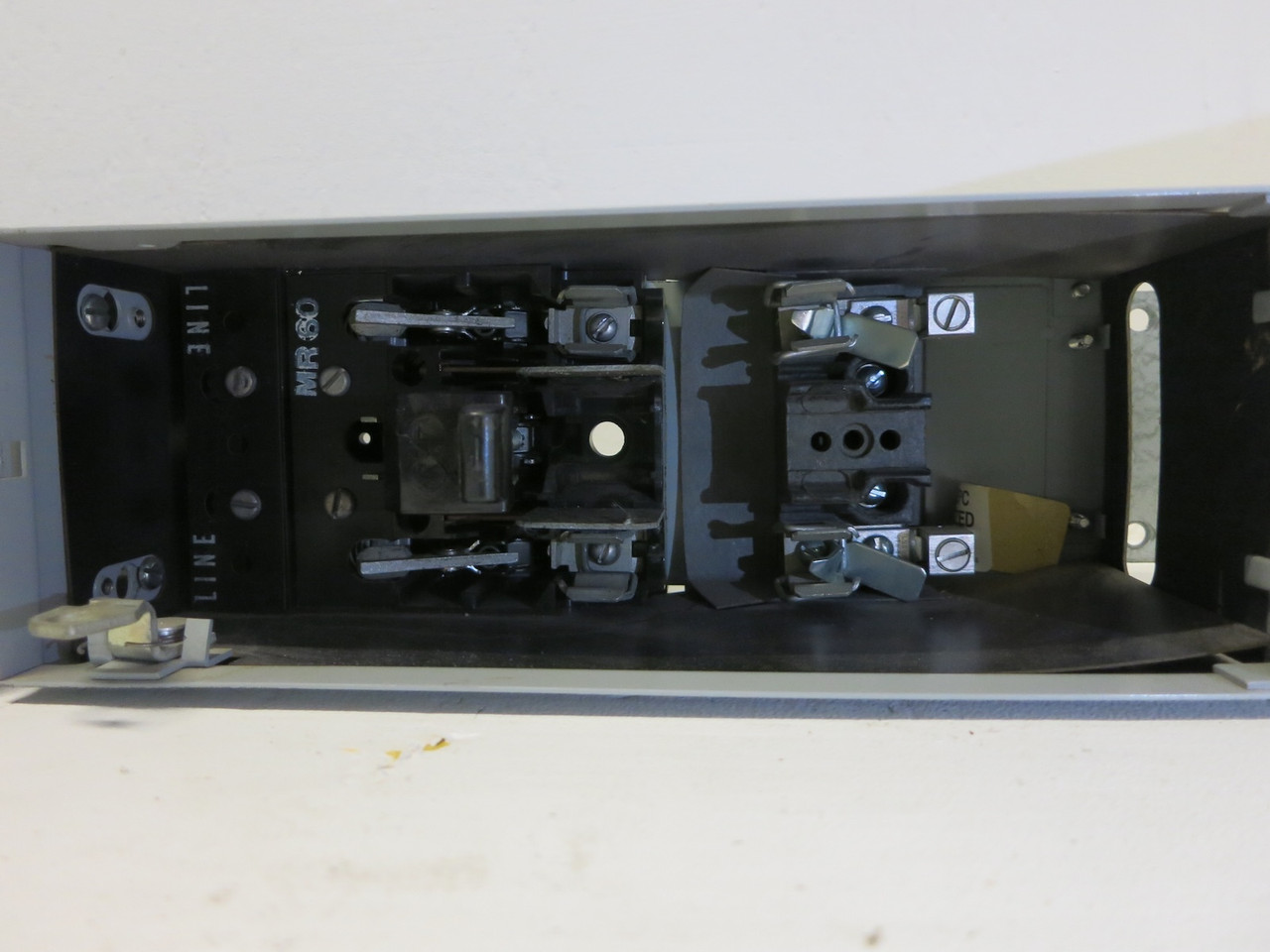 GE THFP222X 60A 240V 2P Twin Fusible Panelboard Switch Dual 60 Amp 2 Pole QMR (DW7881-1)