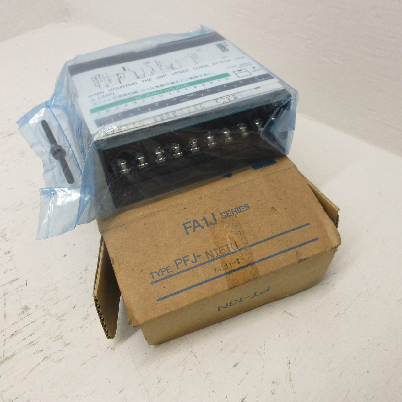 Image of NEW idec PFJ-N161U Programmable Controller FA1J Series PLC 24VDC Class 2 NIB