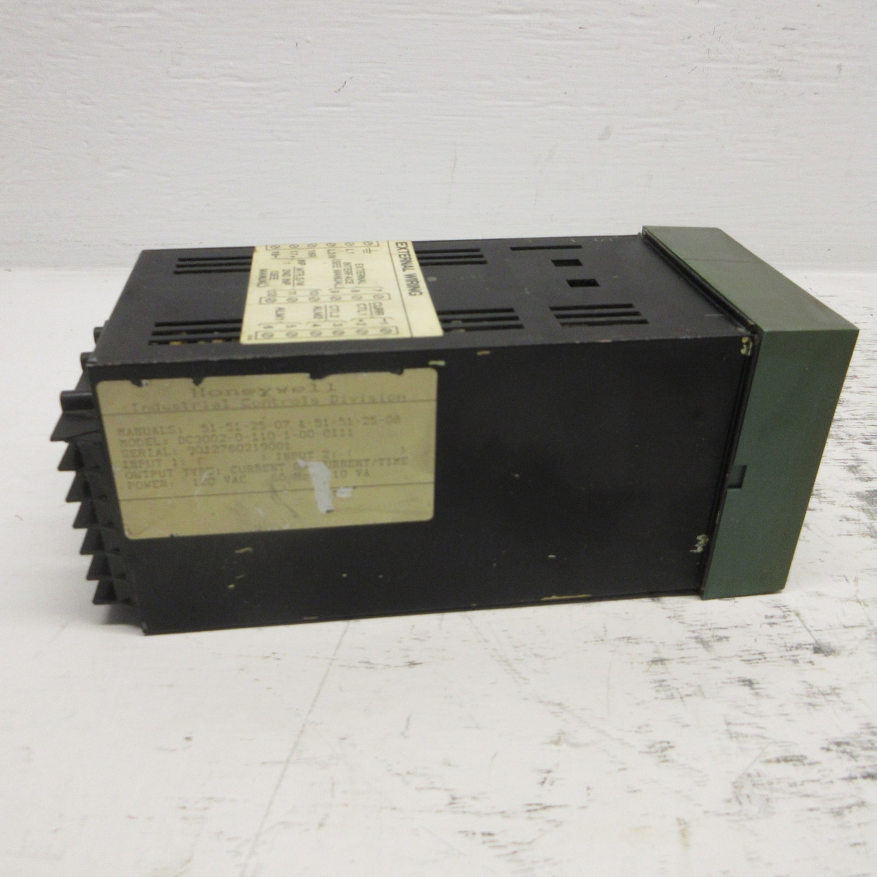 Honeywell DC3002-0-110-1-00-0111 Temperature Controller Module DC300201101000111 (AH0932-1)