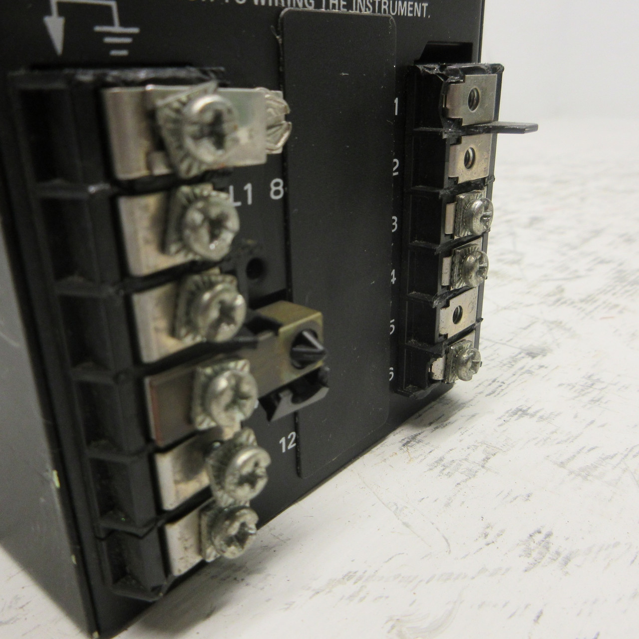 Honeywell DC3002-0-00A-1-C300-0111 Temperature Controller DC3002000A1C3000111 (AH0934-1)