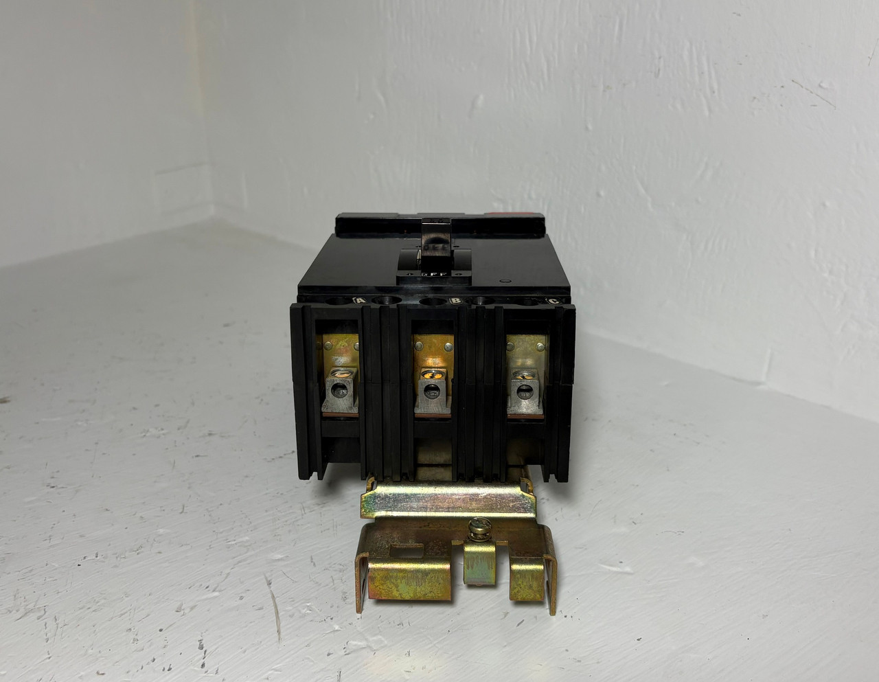 Square D I-Line FA36030 30A Circuit Breaker Black 480/600V 3 Pole Type FA 30 Amp (EM5786-1)