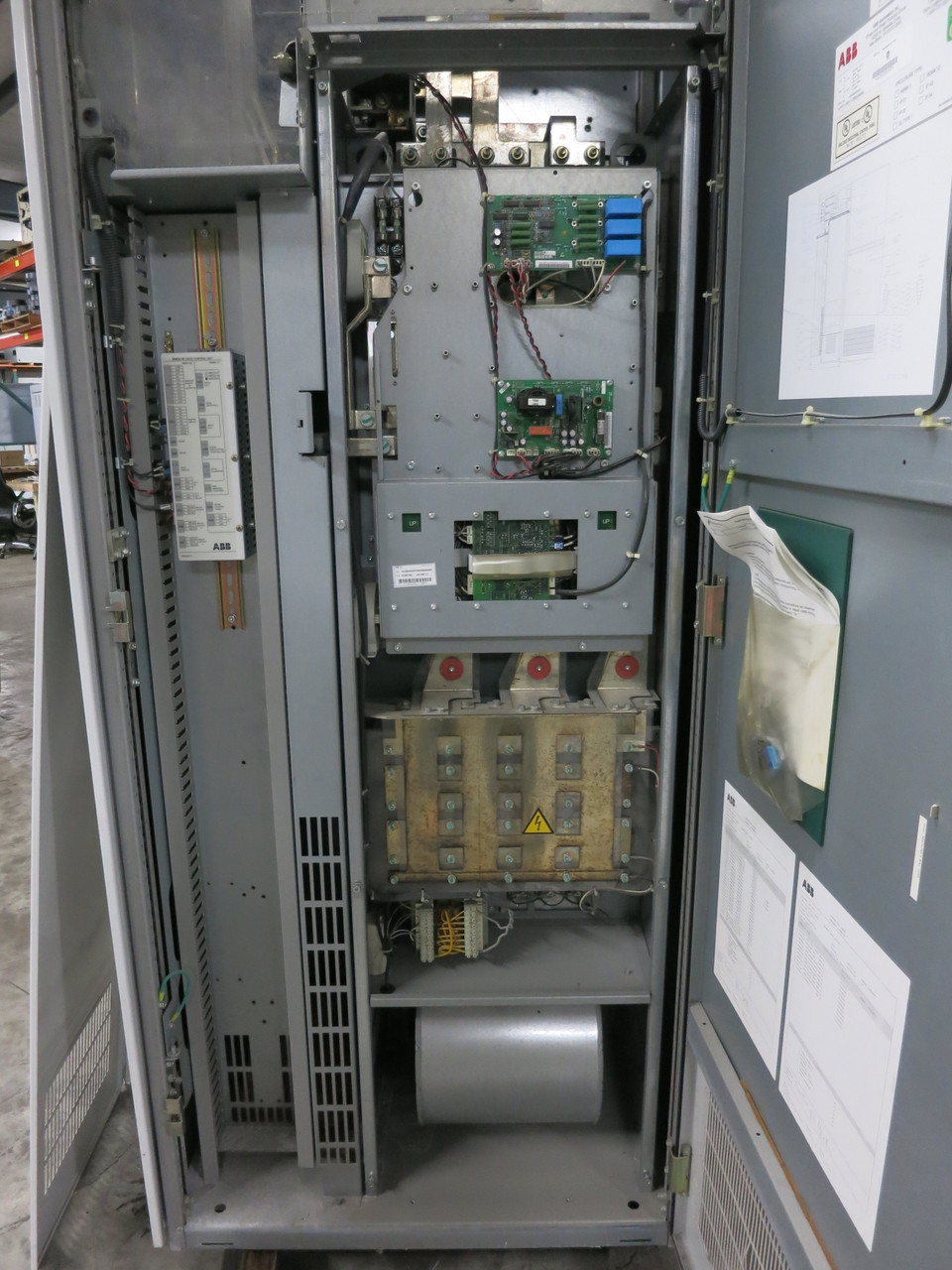 ABB ACS607-0400-4 400 HP AC VS Drive ACS-600 VFD ACS60404005 ACS600 Cabinet (DW7898-1)