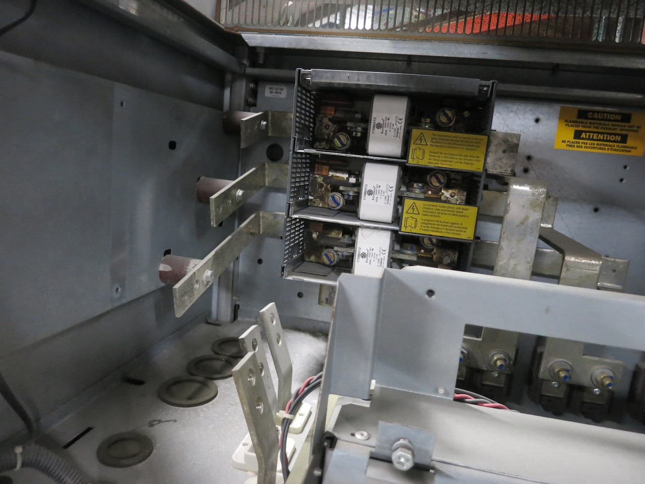 ABB ACS607-0400-4 400 HP AC VS Drive ACS-600 VFD ACS60404005 ACS600 Cabinet (DW7898-1)
