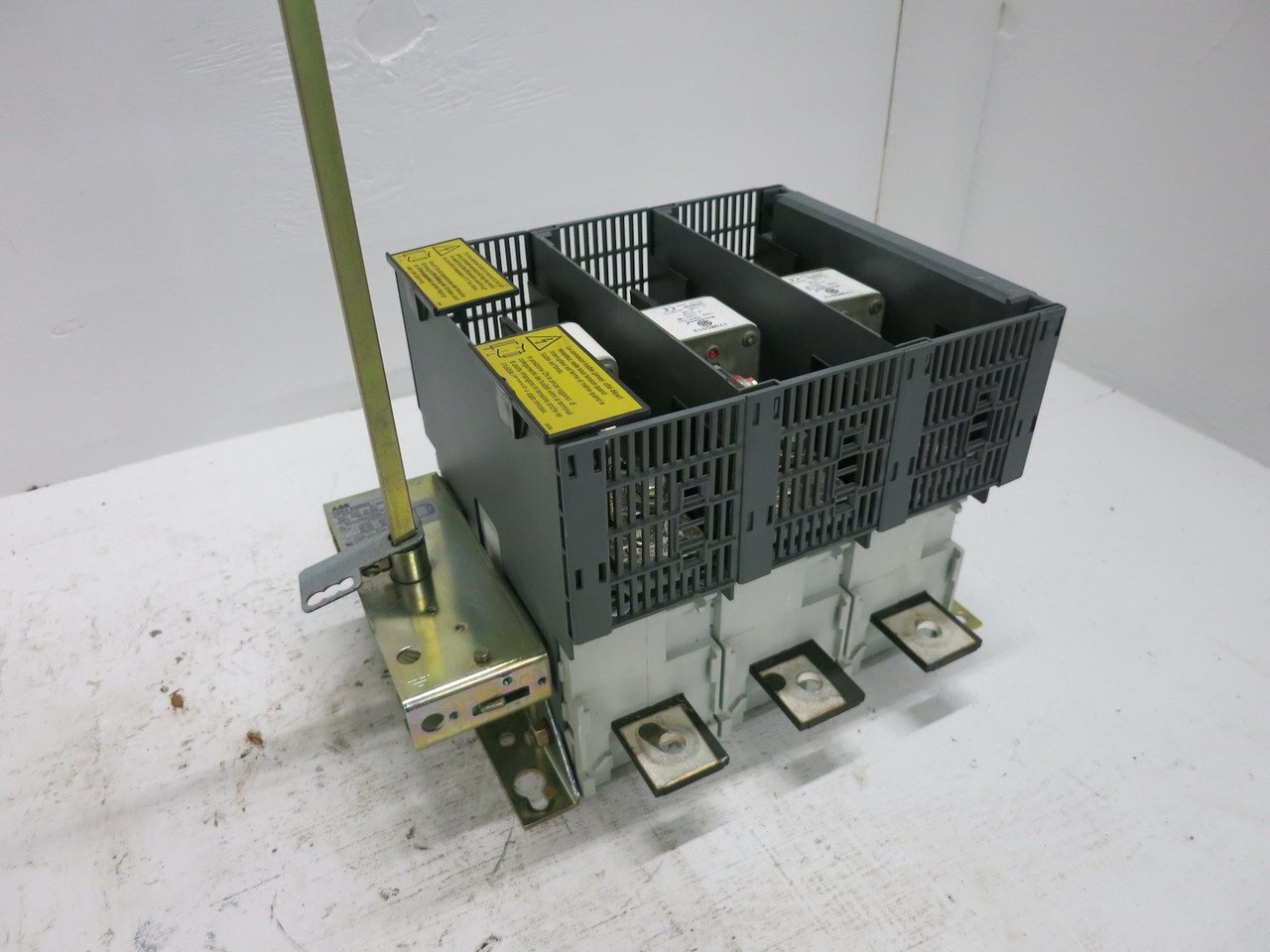 ABB OESA630R03 630A Fusible Disconnect Switch Interrupter 630 Amp 3P 170M5013 (DW7905-2)
