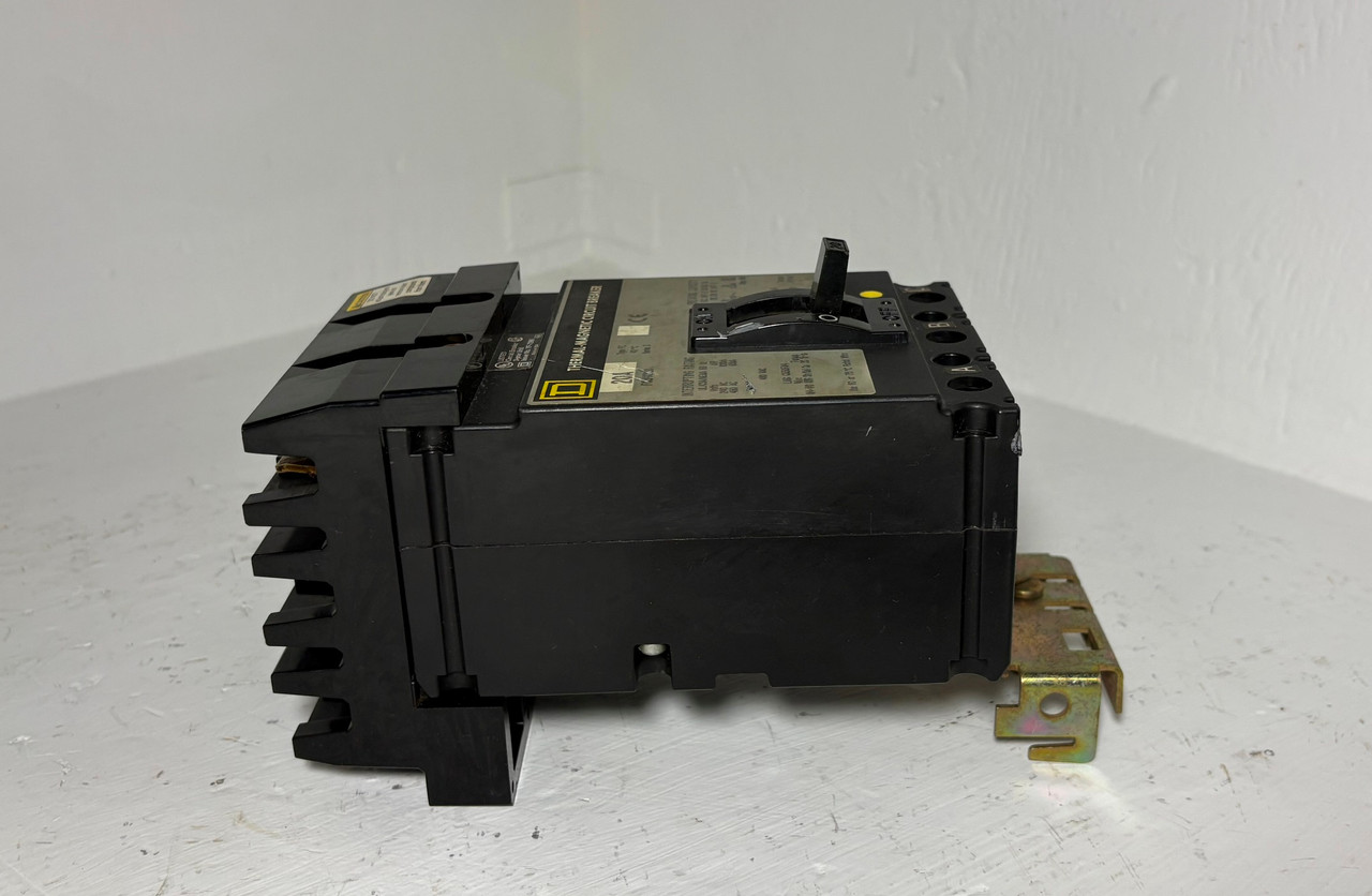 Square D I-Line FC34020 20A Circuit Breaker 480 VAC 3 Pole Type FC S3 20 Amp 3P (EM5789-1)