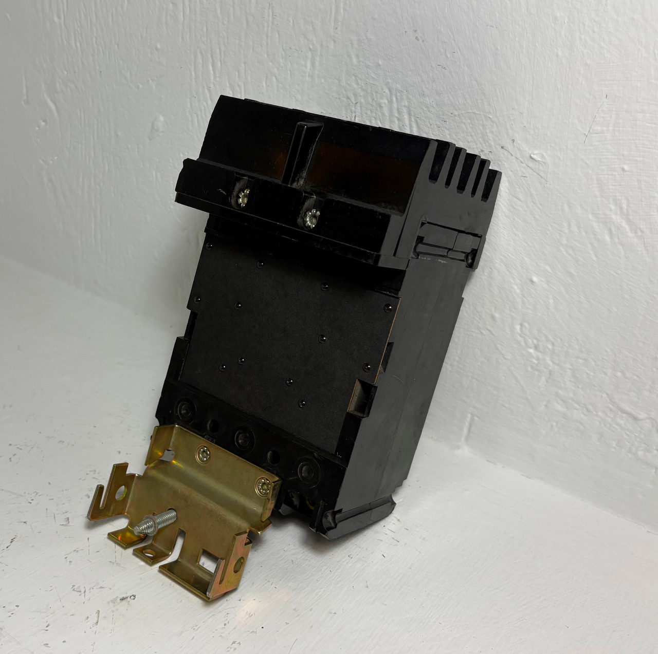 Square D I-Line FA32020 20A Circuit Breaker 240 VAC 3 Pole Type FA 20 Amp 3P (EM5792-1)