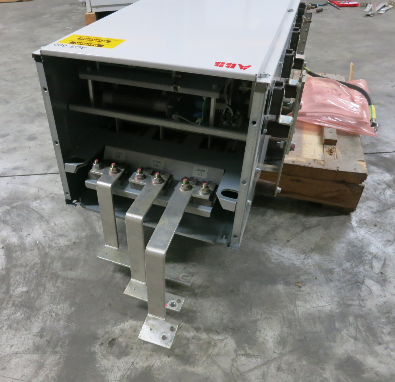 ABB ACS604-0400-5 400 HP AC VS Drive ACS-600 VFD ACS60404005 ACS600 Module (DW7907-1)