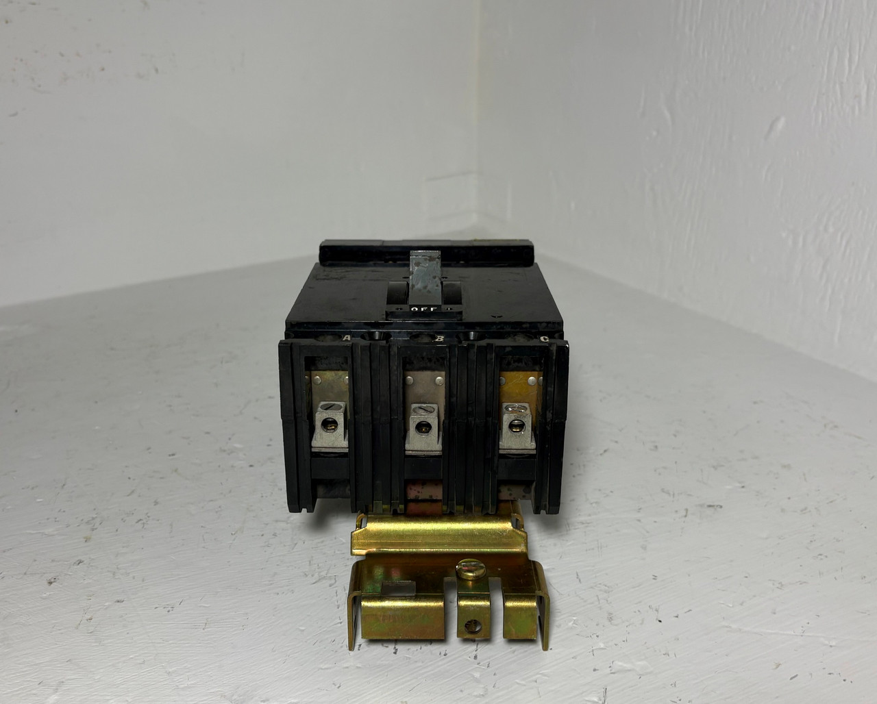 Square D I-Line FH36020 20A Circuit Breaker Black 480/600V 3 Pole Type FA 20 Amp (EM5791-4)