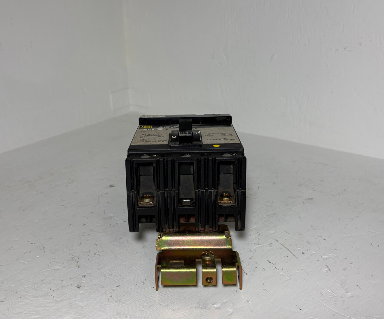 Square D I-Line FC24015AC 15A Circuit Breaker 2 Pole in 3P Frame 480V 15 Amp 2P (EM5795-1)