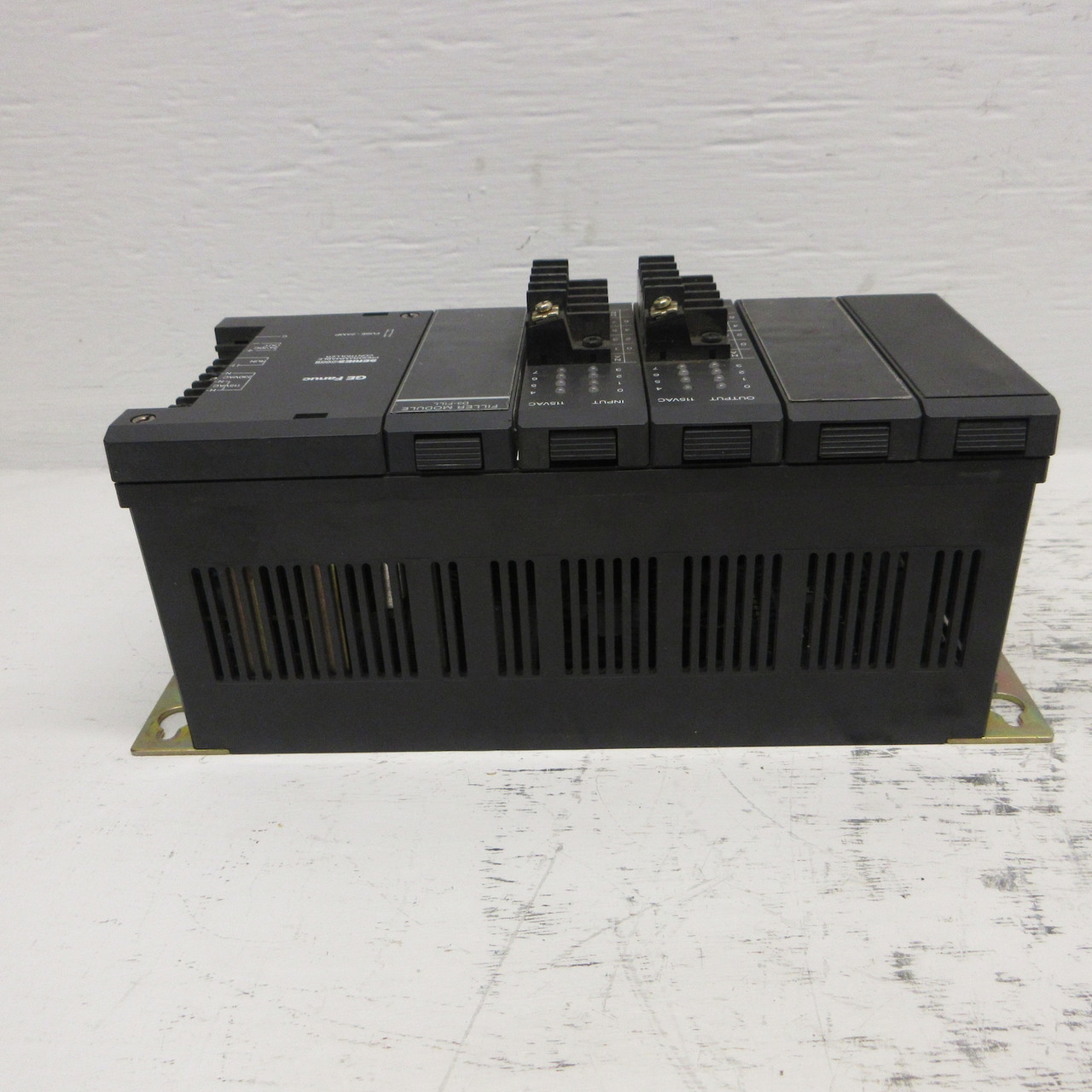 GE Fanuc IC610CHS110A Rack w/ Power Supply, Input Module, Output Module, Fillers (AH0959-3)