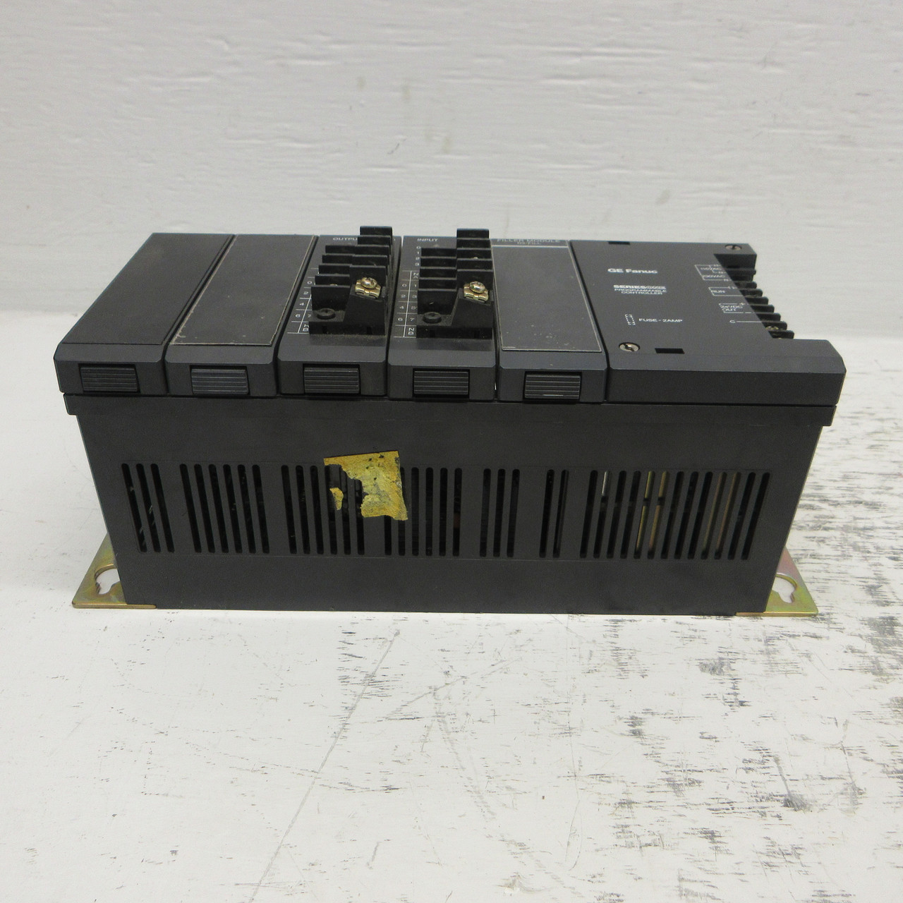 GE Fanuc IC610CHS110A Rack w/ Power Supply, Input Module, Output Module, Fillers (AH0959-3)