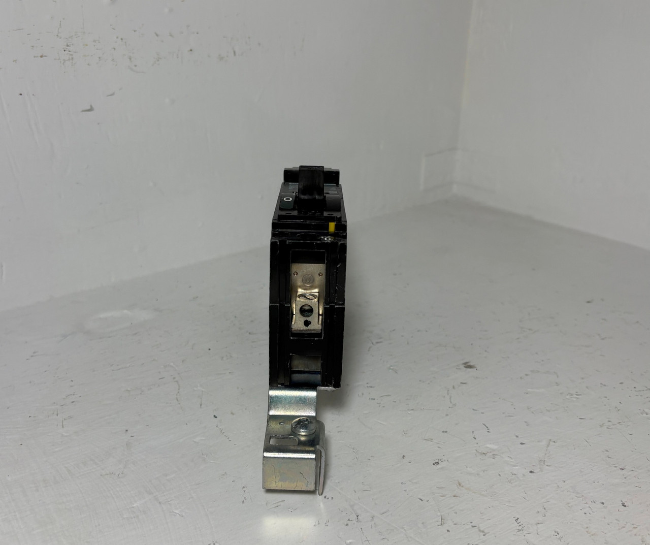 Square-D I-Line FH16020C 20A Circuit Breaker Green Label 277V FA 1 Pole 20 Amp (EM5801-1)