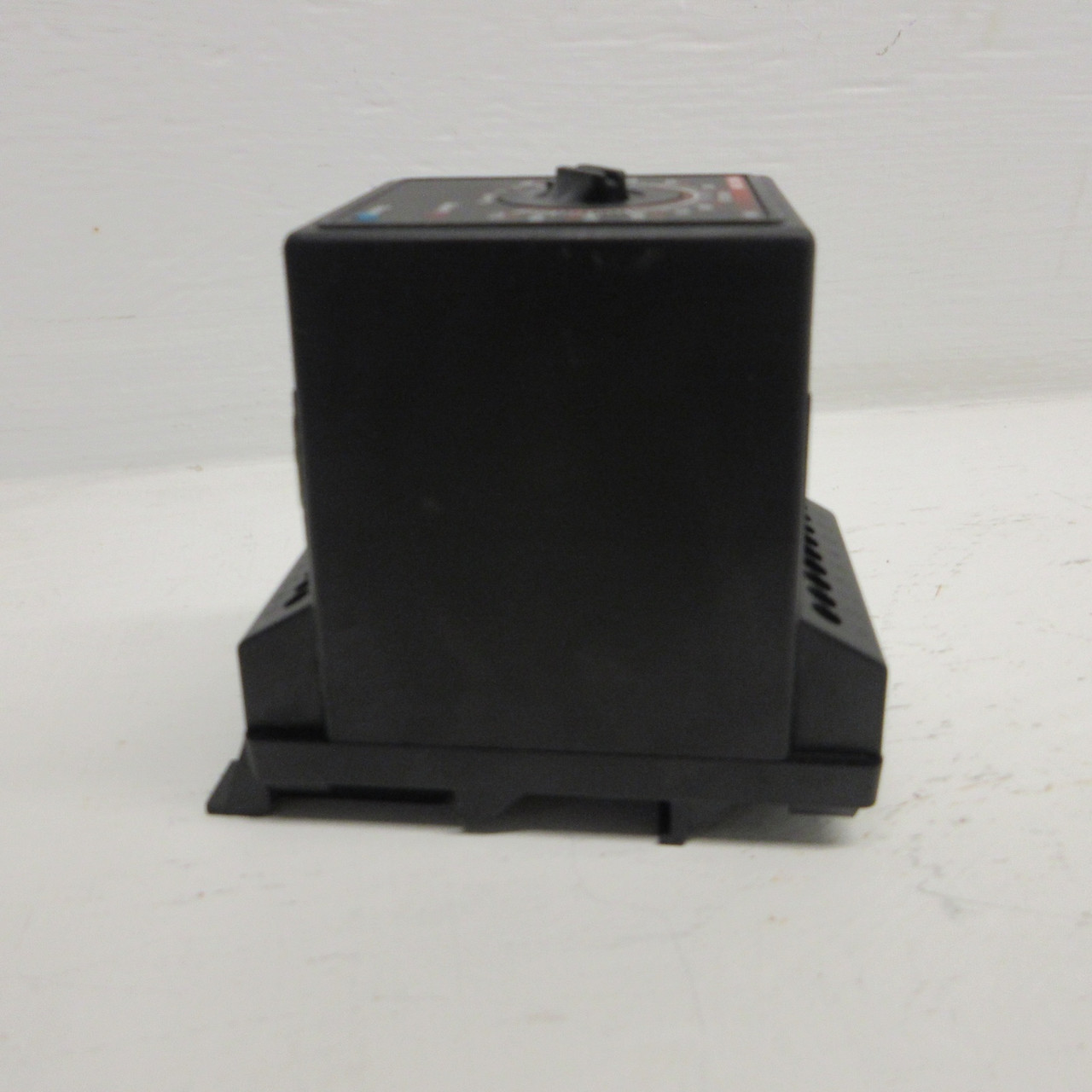 Watlow 146E-1101-1000 Temperature Controller 120VAC Type RTD (-100°F To 1112°F) (AH0960-1)