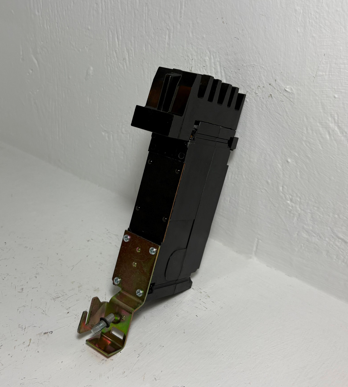 Square D I-Line FYB14020C 20A 1 Pole Circuit Breaker Thick 277V FYB14020 20 Amp (EM5805-4)