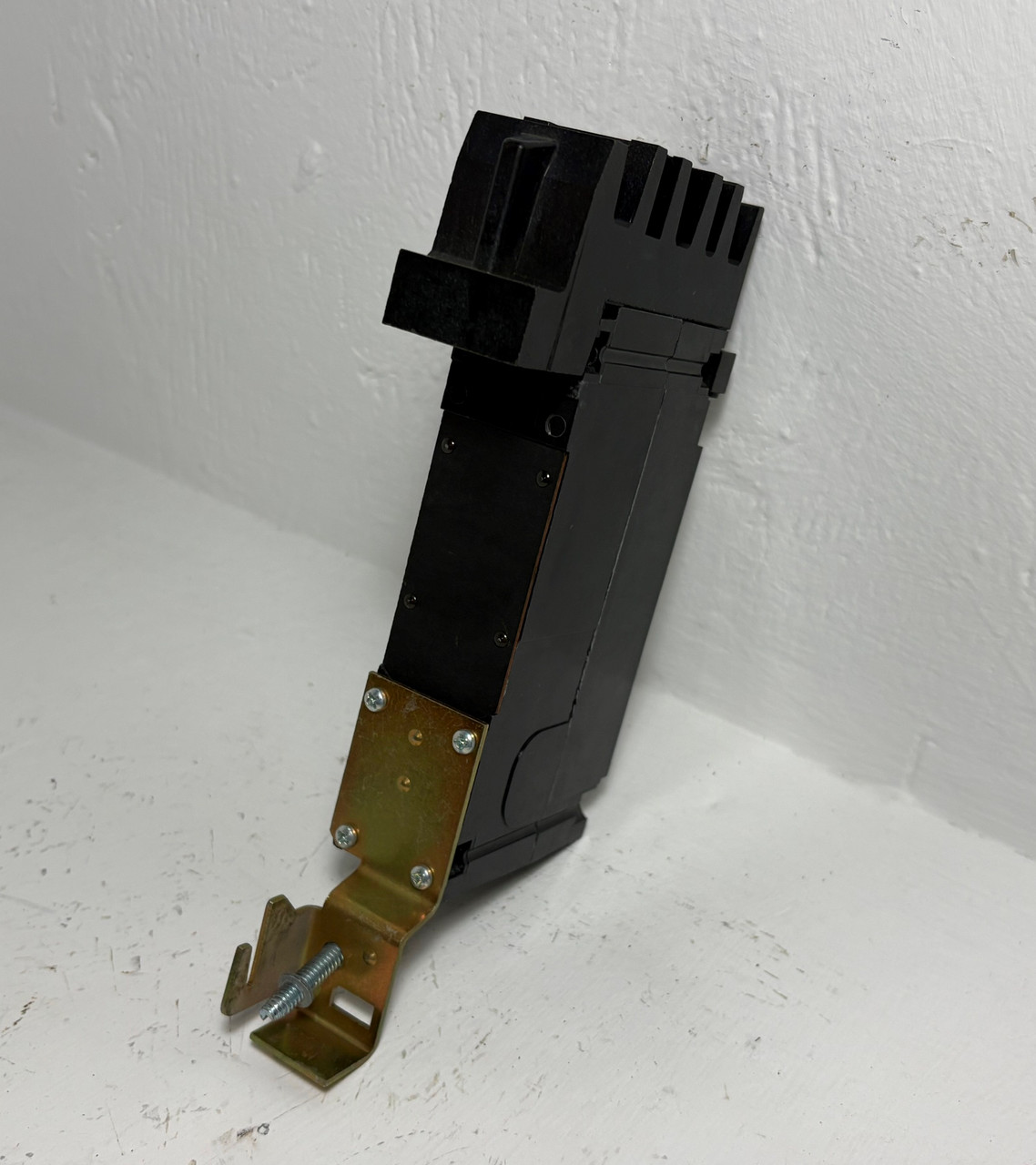 Square D I-Line FYB14020B 20A 1 Pole Circuit Breaker Thick 277V FYB14020 20 Amp (EM5806-3)