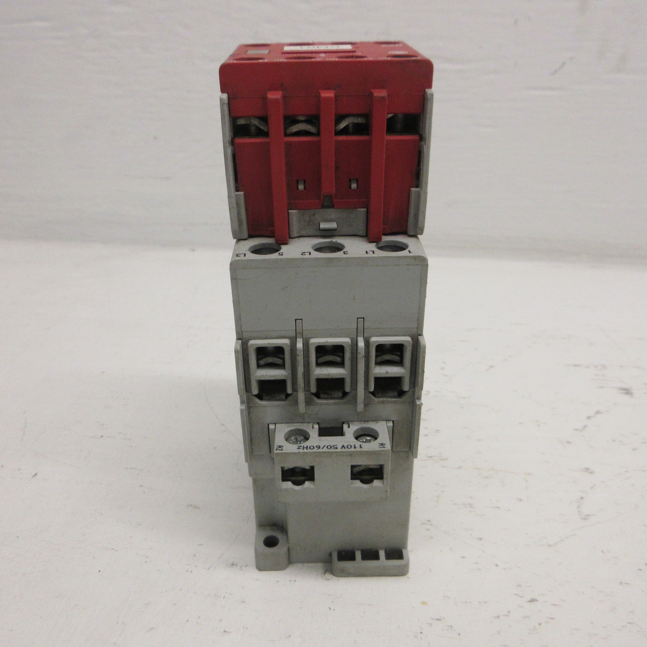 Allen Bradley Guardmaster 100S-C37KD22C Safety Contactor 37 Amp 3 Pole 600VAC (AH0961-2)