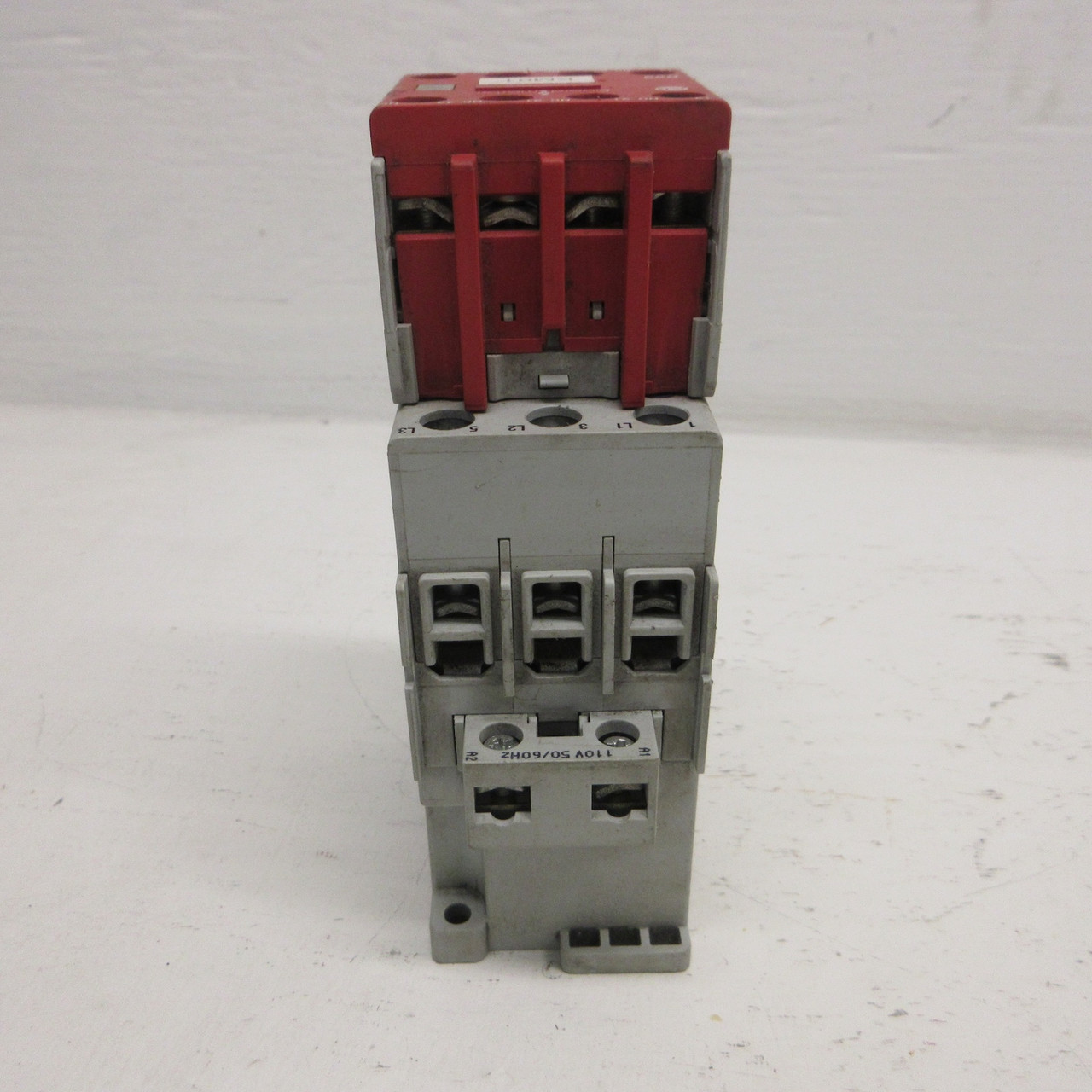 Allen Bradley Guardmaster 100S-C37KD22C Safety Contactor 37 Amp 3 Pole 600VAC (AH0961-2)