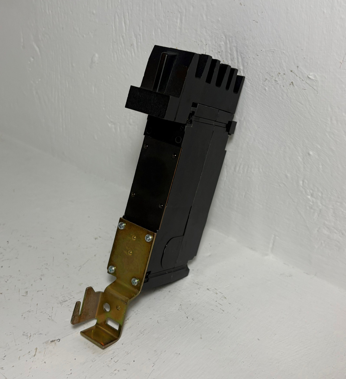 Square D I-Line FHB16020B 20A 1 Pole Circuit Breaker 277V FAB FHB16020 20 Amp 1P (EM5808-2)