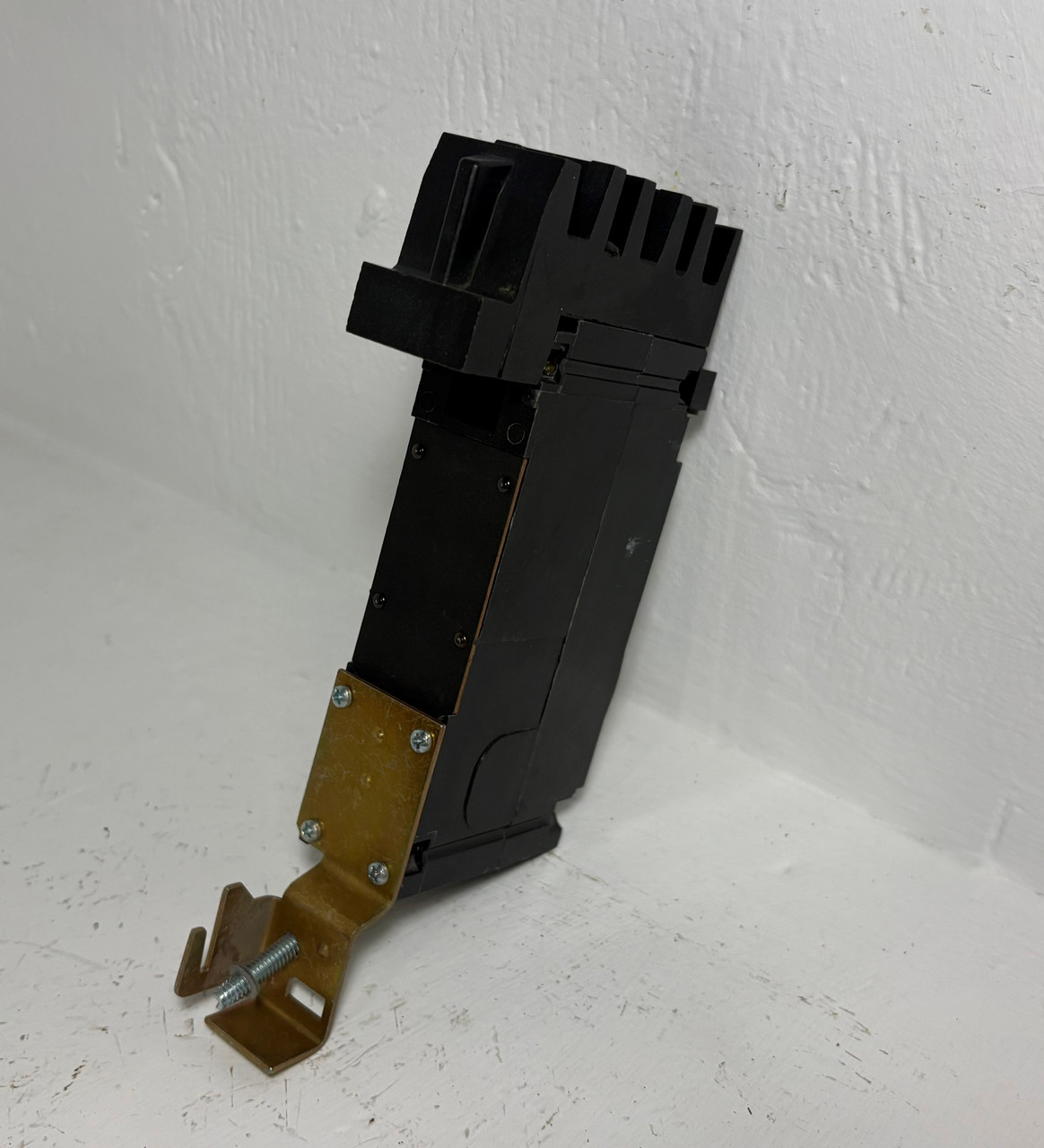 Square D I-Line FYB14020A 20A 1 Pole Circuit Breaker Thick 277V FYB14020 20 Amp (EM5807-6)