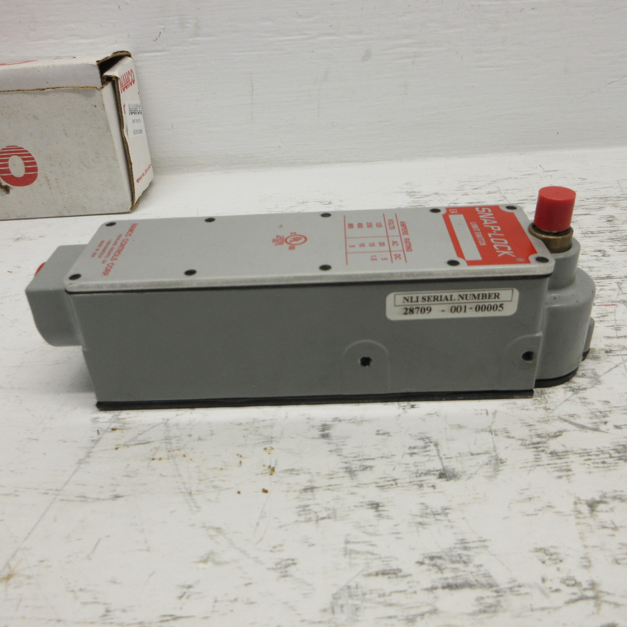 NEW Namco EA700-30000 Snap-Lock Limit Switch 2 Pole 600VAC NEMA 1/4/13 1W NIB (AH0968-1)
