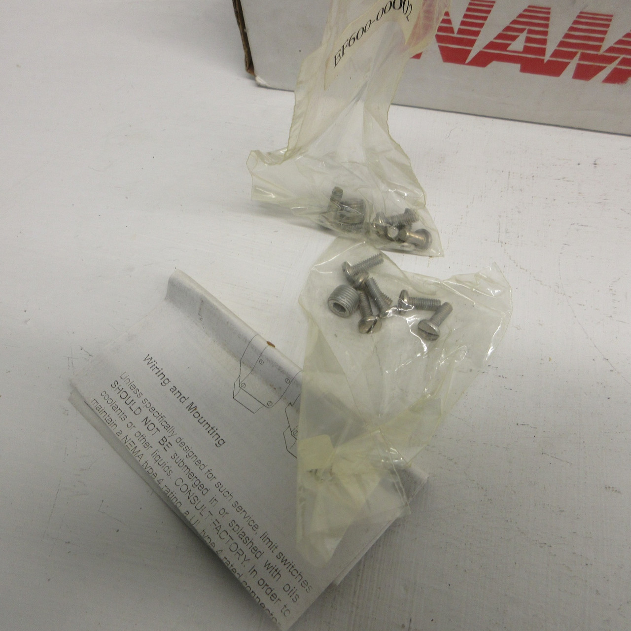 NEW Namco EA700-30000 Snap-Lock Limit Switch 2 Pole 600VAC NEMA 1/4/13 1W NIB (AH0968-1)