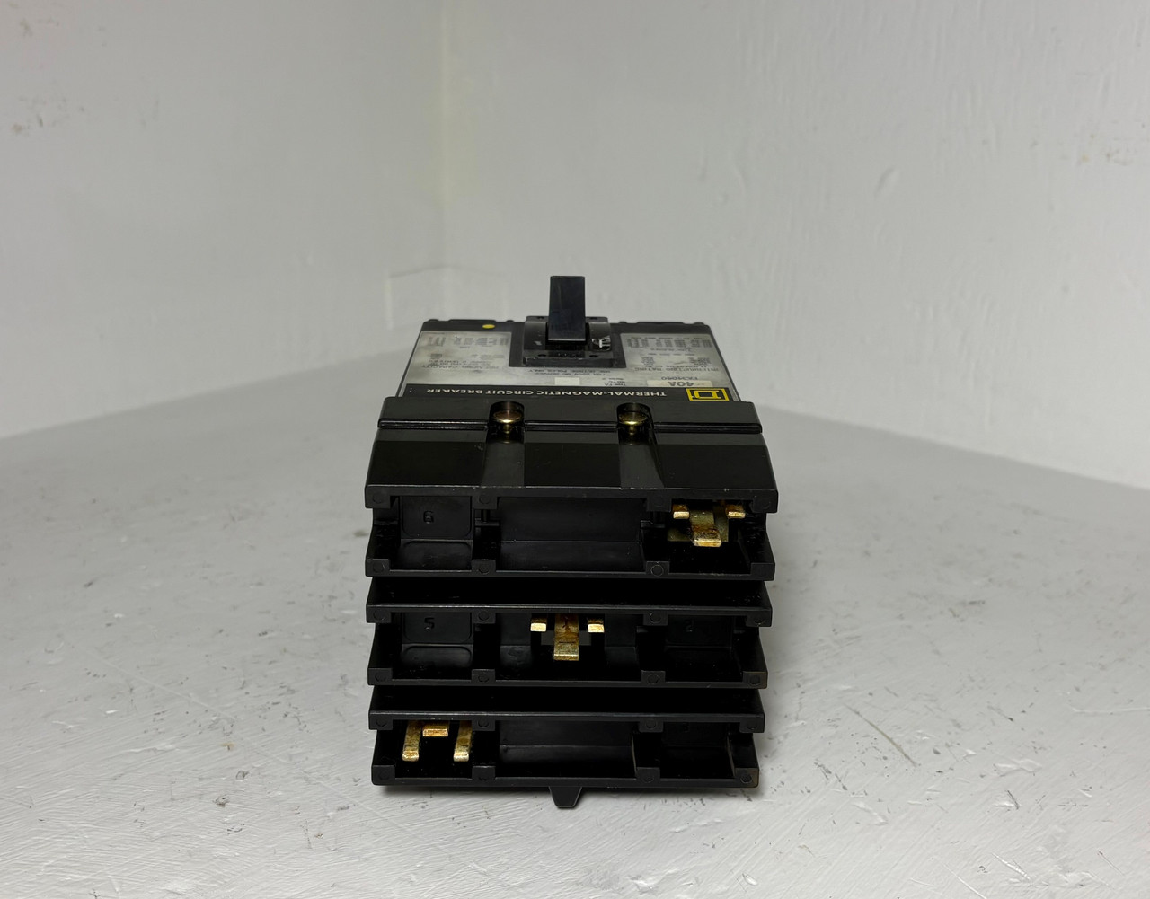 Square D I-Line FA34040 40A Circuit Breaker 480 VAC Type FA 40 Amp 3P bad label (EM5820-3)