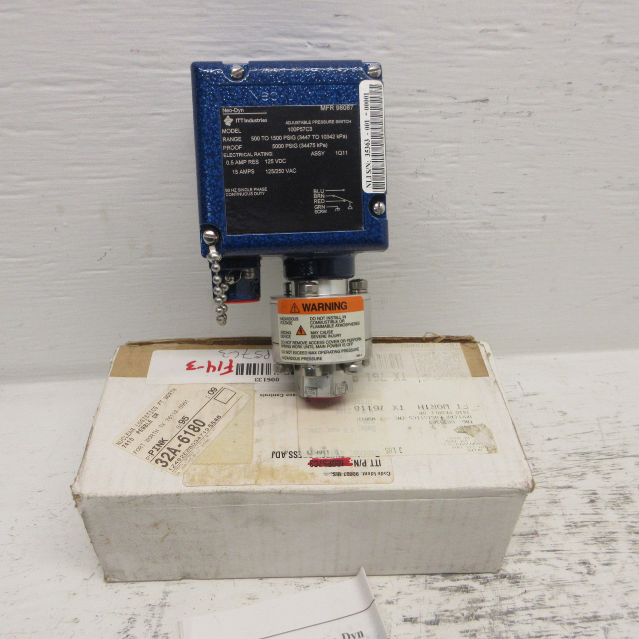 NEW ITT Industries 100P57C3 Adjustable Pressure Switch Range: 500-1500 PSIG NIB (AH0978-1)