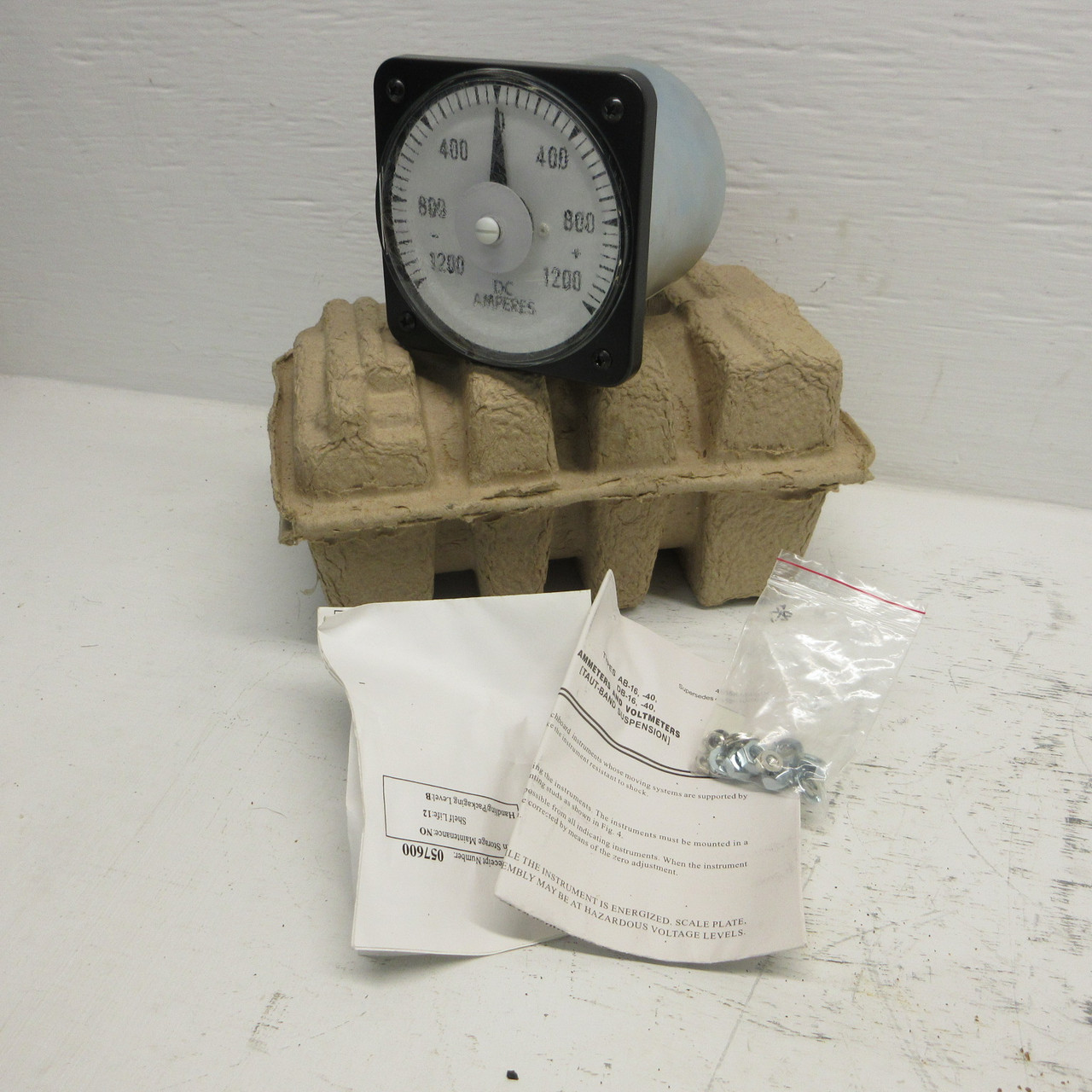 NEW Yokogawa Weschler 103122ABSV Panel Meter -1200 to 1200 DC Amperes +/-50 MVDC (AH0977-1)