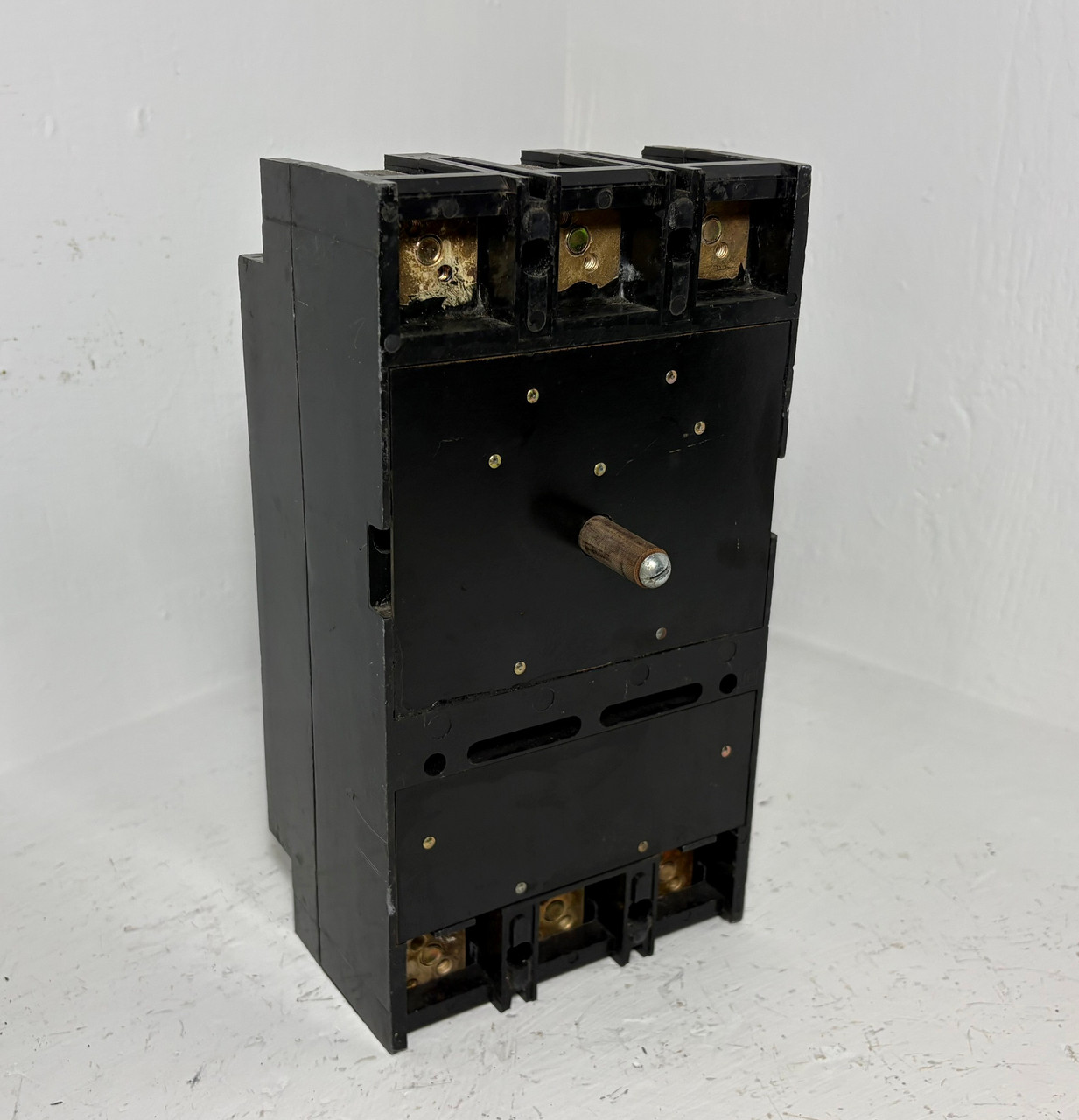 Square D LAL36250WB 250A Circuit Breaker Black 480/600V LAL 3P LAL36250 250 Amp (EM5827-1)