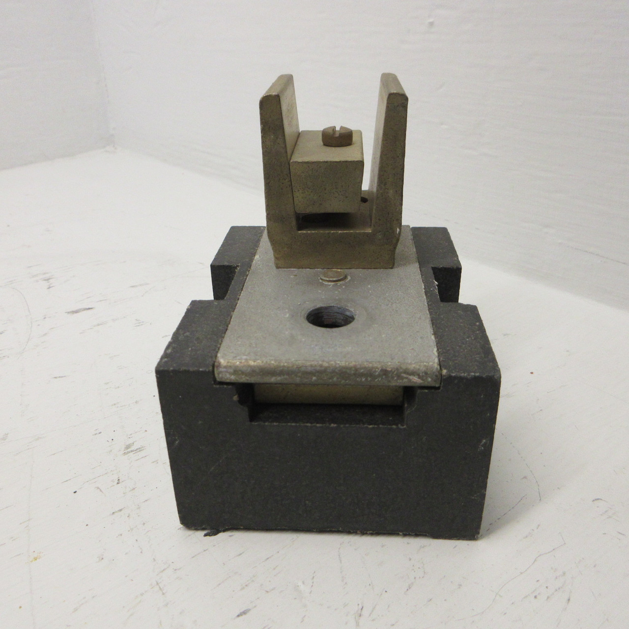 Allen Bradley 40023-401-01 Fuse Holder Block 600V 400A Mountable 600VAC 400 Amp (AH0983-6)