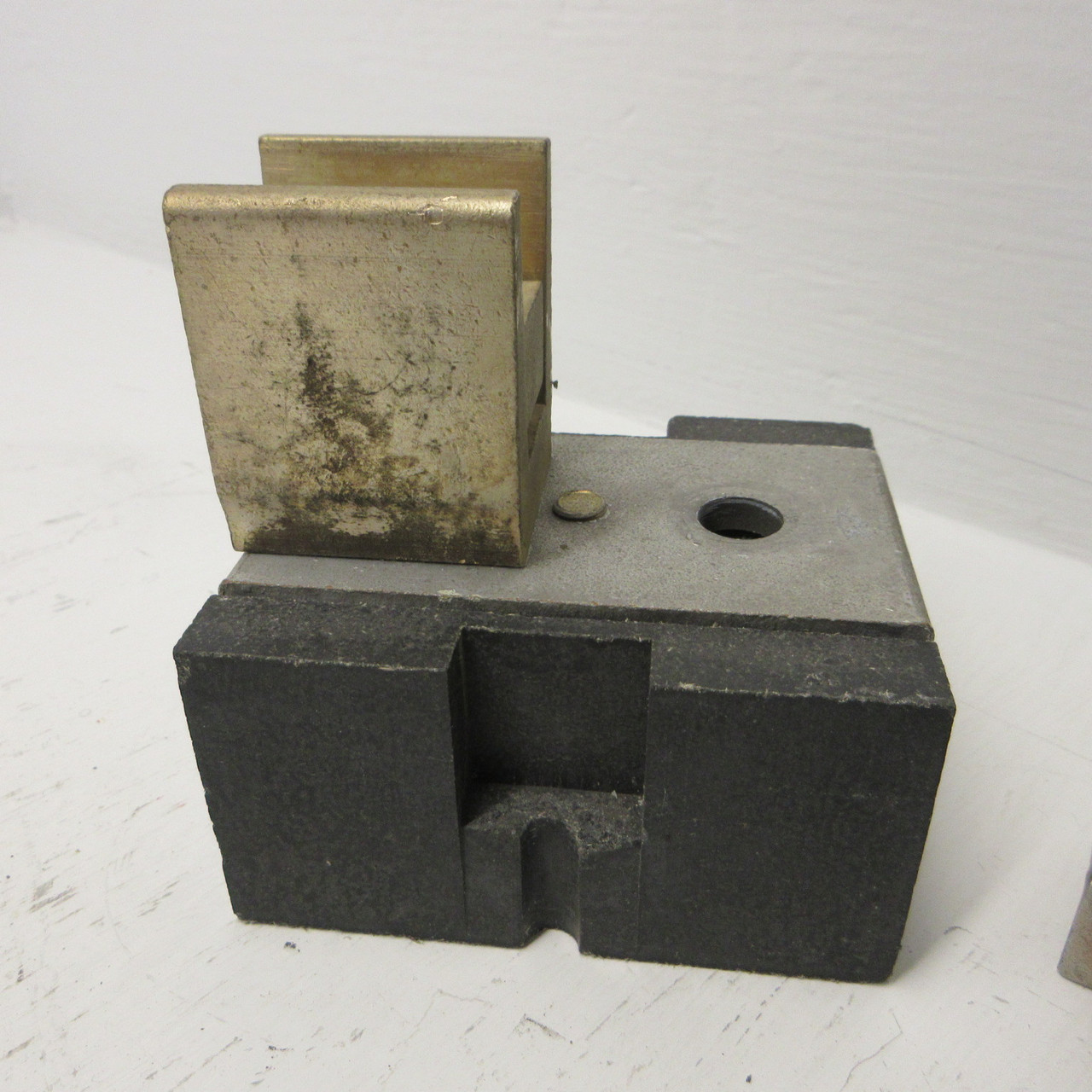 Allen Bradley 40023-401-01 Fuse Holder Block 600V 400A Mountable 600VAC 400 Amp (AH0983-6)