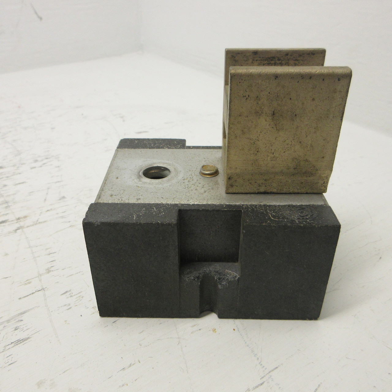 Allen Bradley 40023-401-02 Fuse Holder Block 600V 400A Mountable 600VAC 400 Amp (AH0982-8)