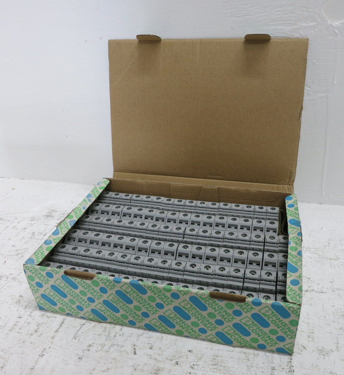 NEW Phoenix Contact RT5 Bolt Connection Terminal Block 3049026 RT 5 (BOX OF 50) (DW7963-3)