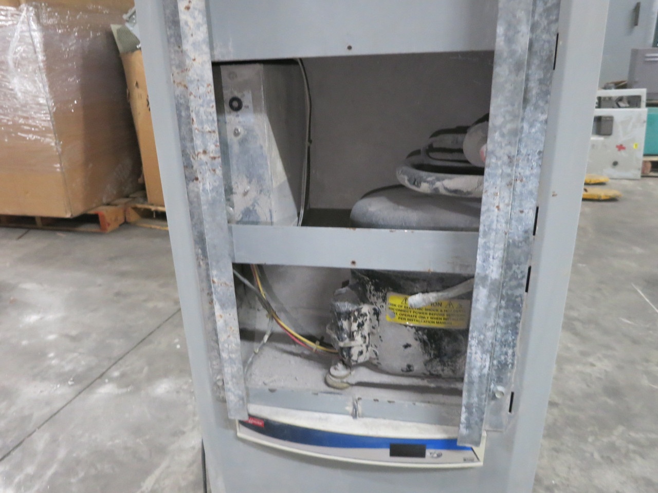 McLean M52-0826-015H Electronic Enclosure Air Conditioner 230V 8000 BTU 2340W (DW7970-6)