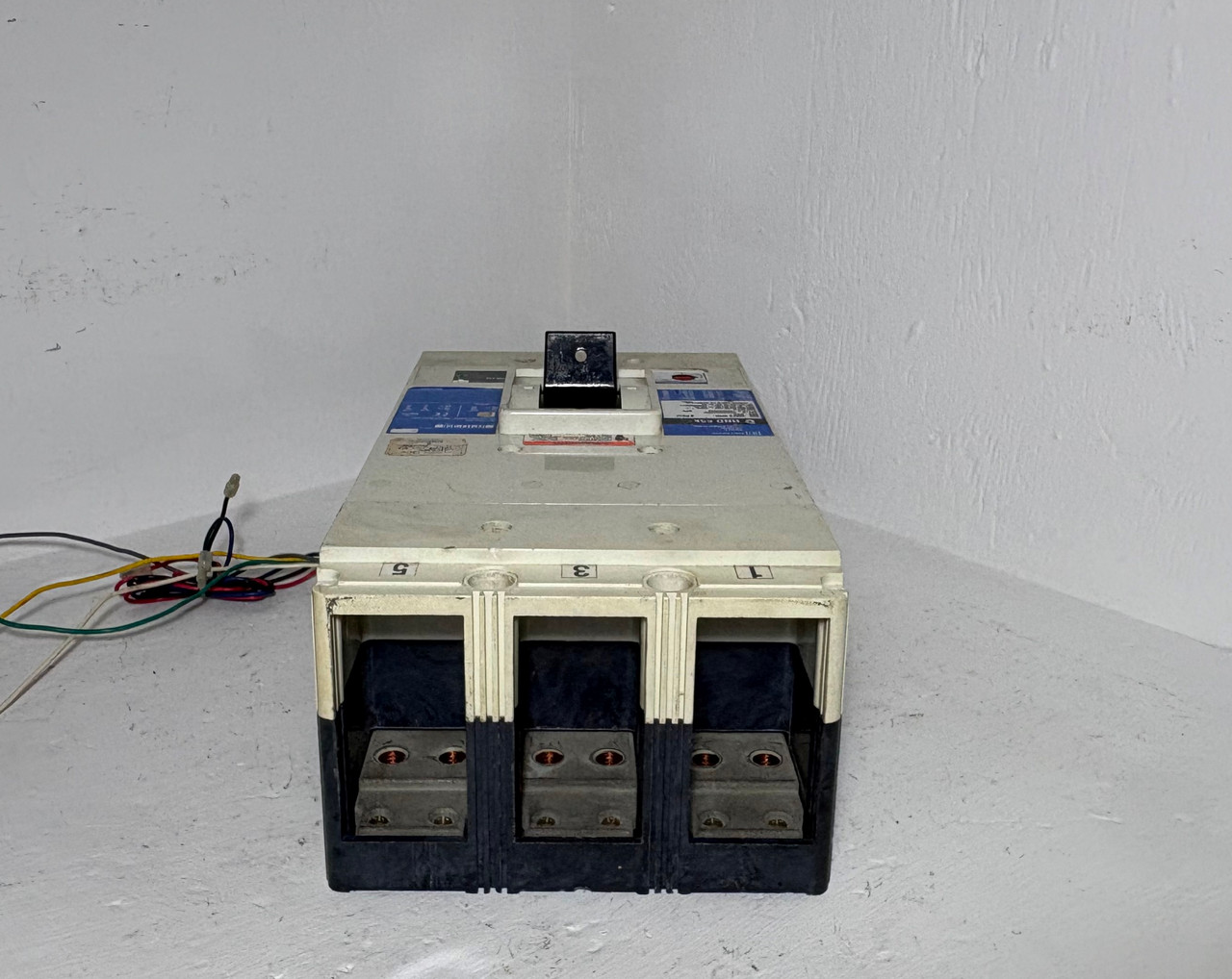 Cutler-Hammer HND3800T36W 800A Circuit Breaker w/ 600 Amp Plug & Ground HND3800 (EM5839-1)