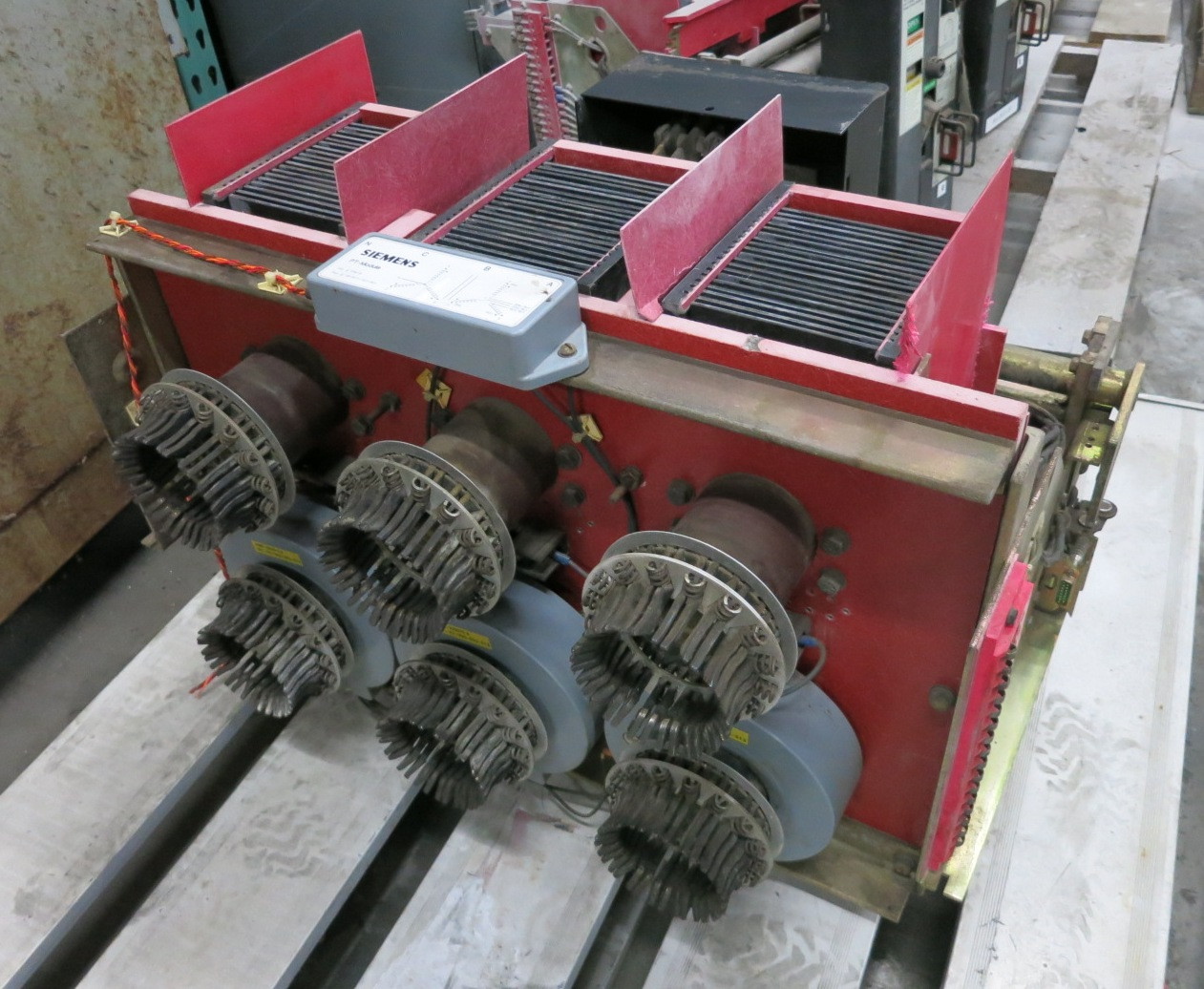 Siemens RLF-3200 3200A Air Breaker LSIG Static Trip III RMS-TSIG-TZ-C 3200 Amp (DW7974-1)