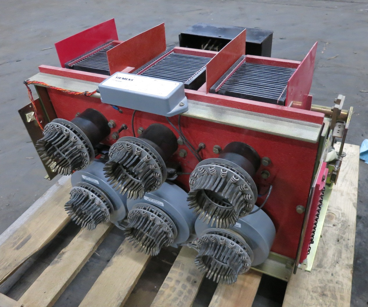 Siemens RLF-3200 3200A Air Breaker LSIG Static Trip III RMS-TSIG-TZ 3200 Amp (DW7973-1)