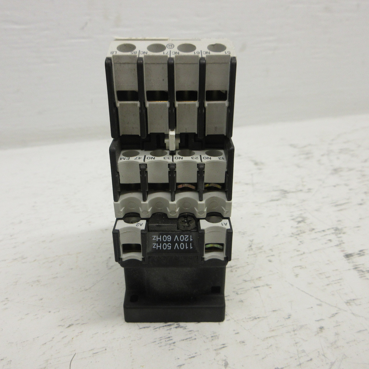 Klockner Moeller DILR44D Motor Contactor 600VAC 120V Coil DILR-44D w/ DIL R 44D (AH1012-10)