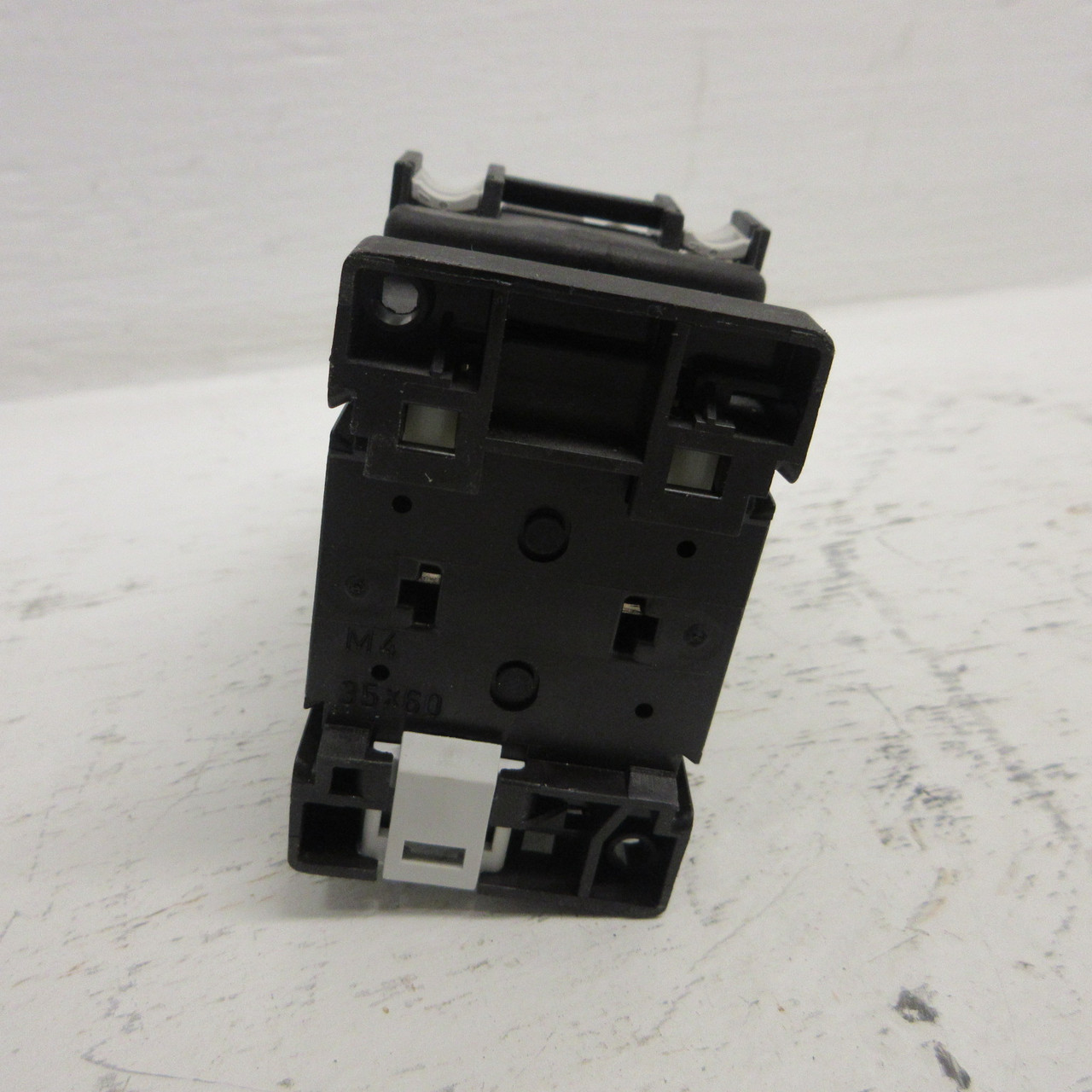 Klockner Moeller DILR40 Motor Contactor 600VAC 110/120V Coil DILR-40 w/ 04 DIL (AH1011-66)