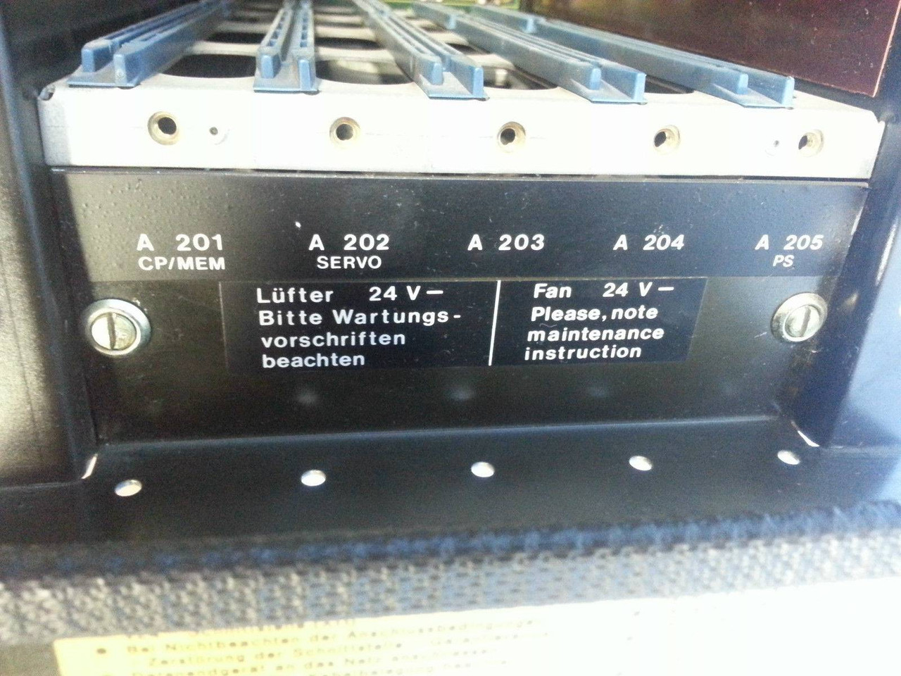 Bosch CC220 N PLC Cardrack Chassis D-64711 24 Volt 7 A with Fan Rack 5 slots (EBI0567-1)