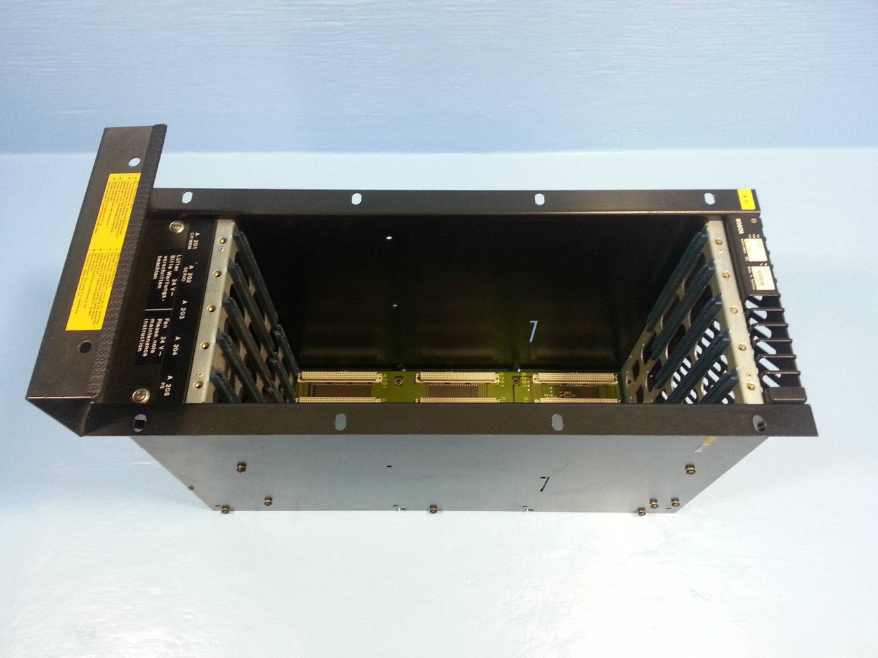 Bosch CC220 N PLC Cardrack Chassis D-64711 24 Volt 7 A with Fan Rack 5 slots (EBI0567-1)