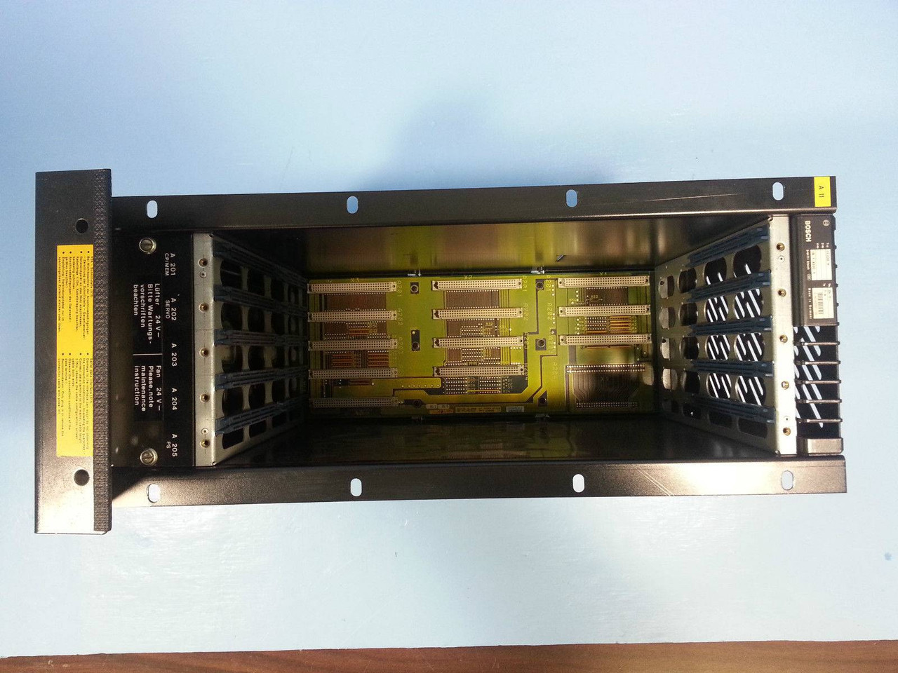 Bosch CC220 N PLC Cardrack Chassis D-64711 24 Volt 7 A with Fan Rack 5 slots (EBI0567-1)