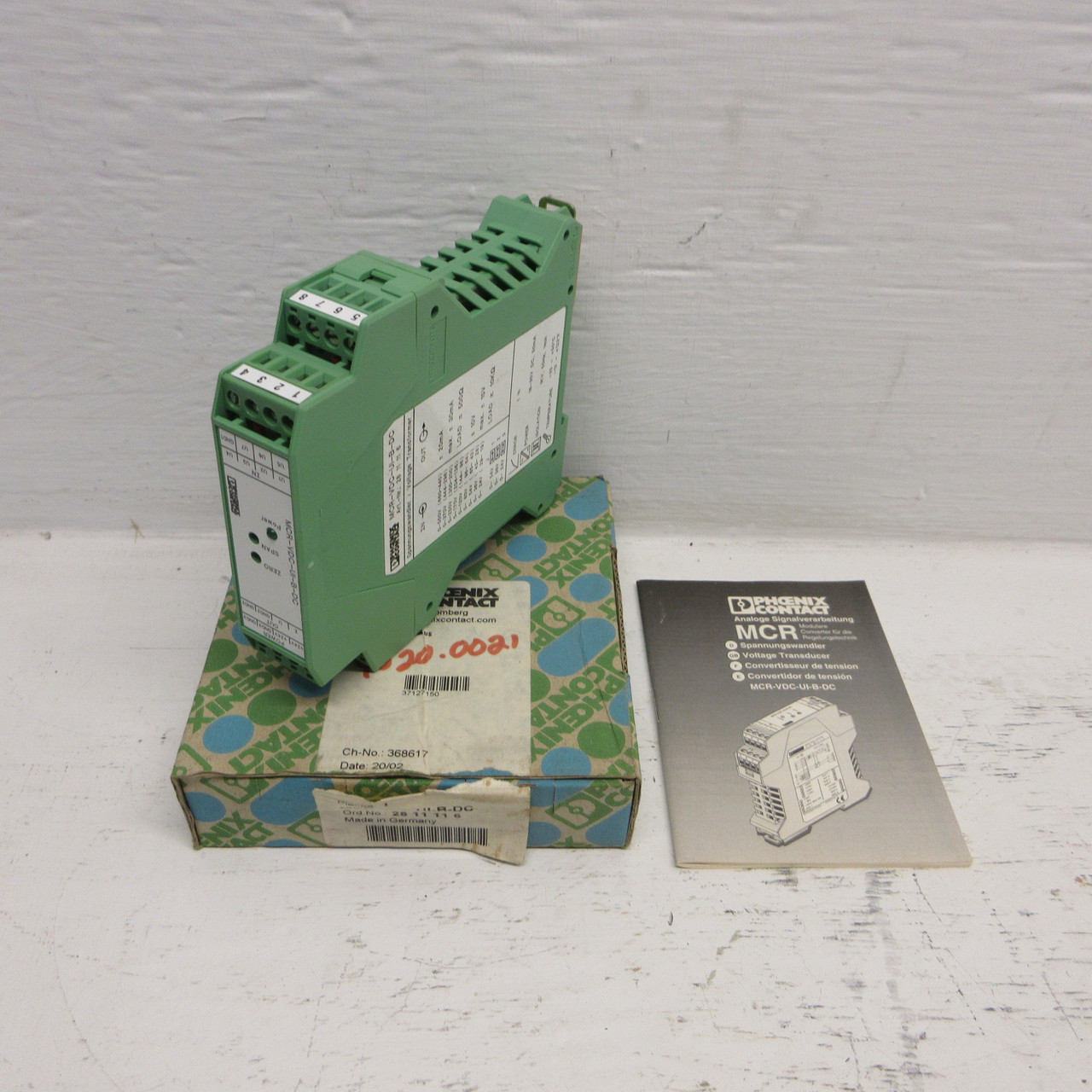 Image of NEW Phoenix Contact MCR-VDC-UI-B-DC Voltage Measuring Transducer Module 50ma NIB