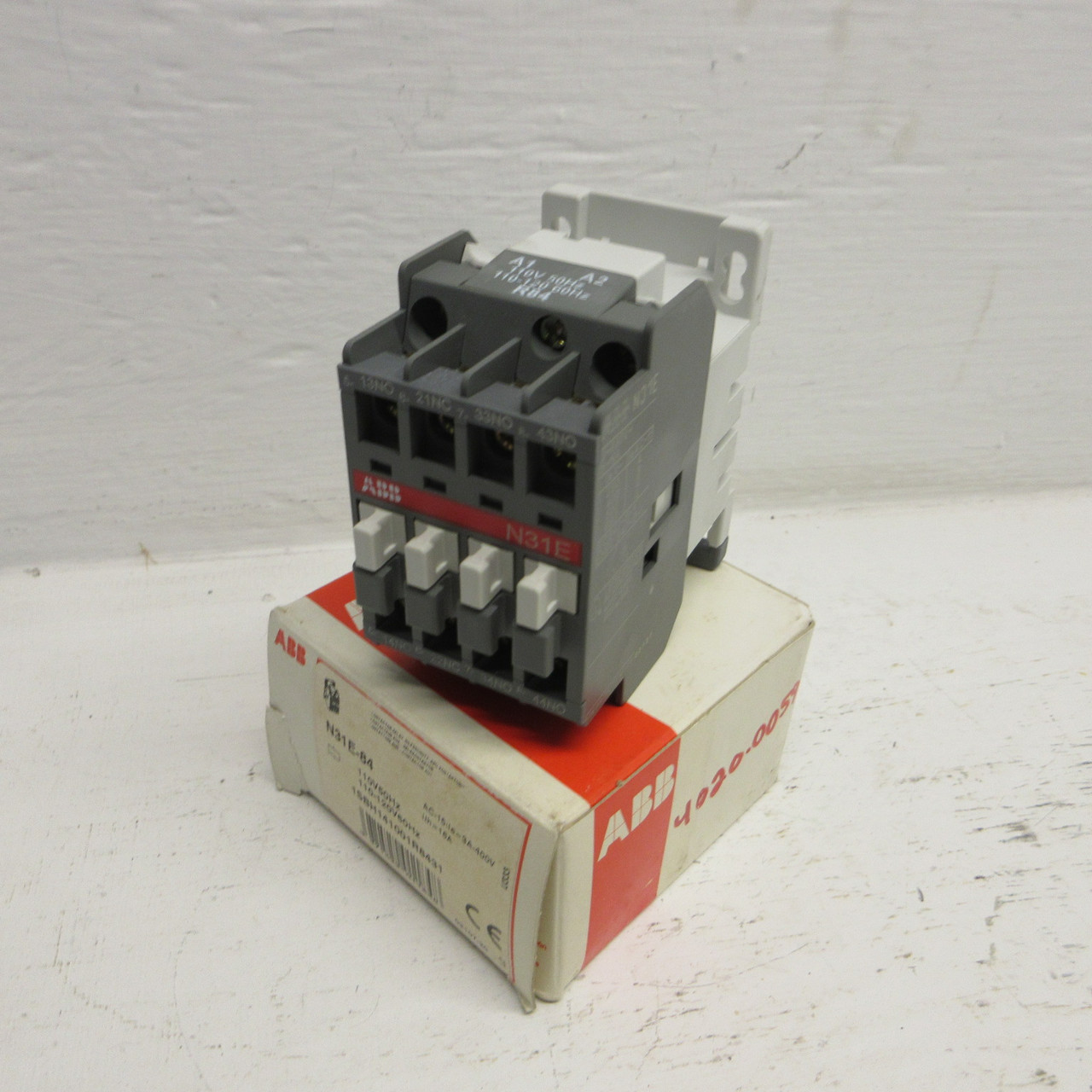 NEW ABB N31E-84 Contactor Relay 1SBH141001R8431 110/120V Coil 50/60HZ 600V NIB (AH1018-2)